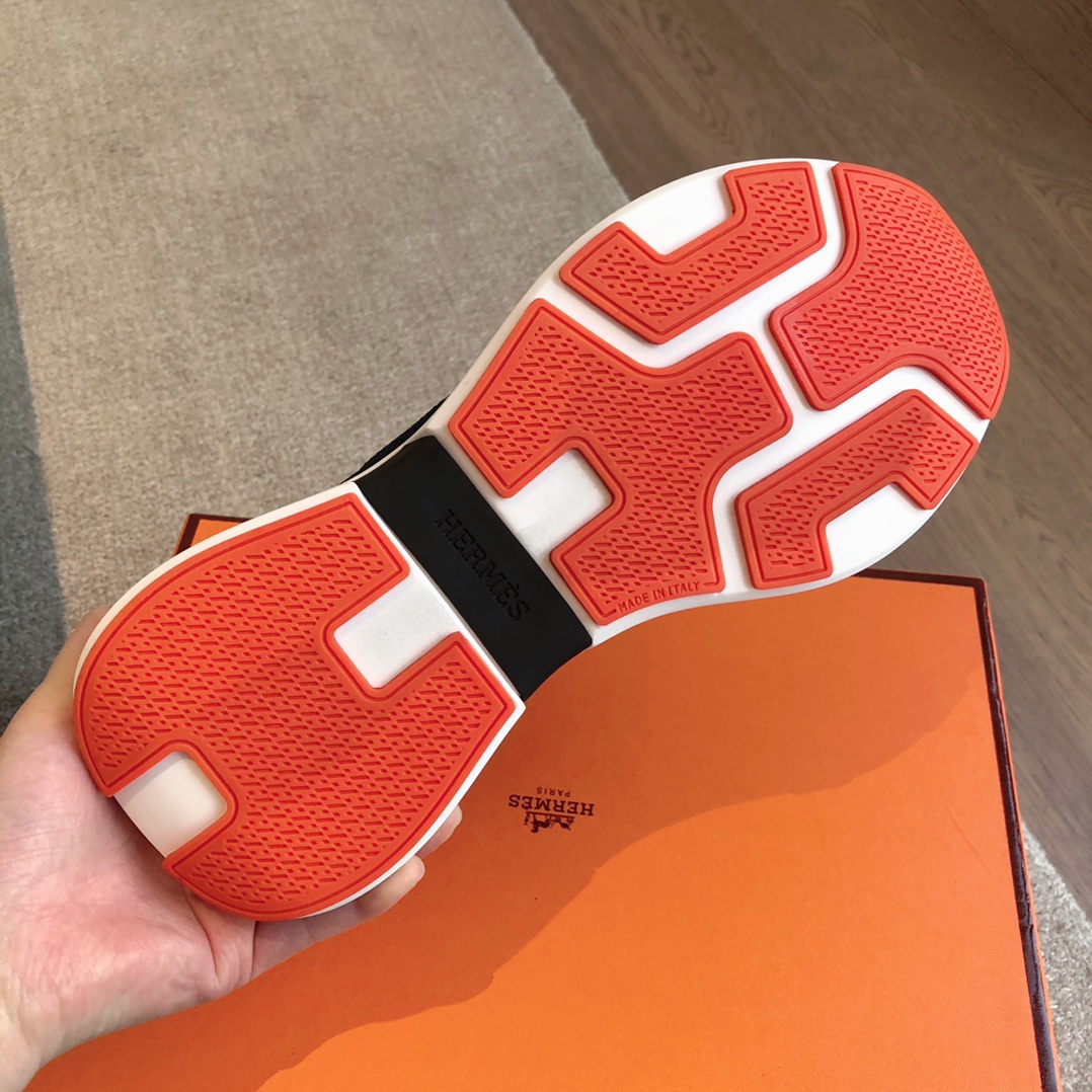 HERMES 00679