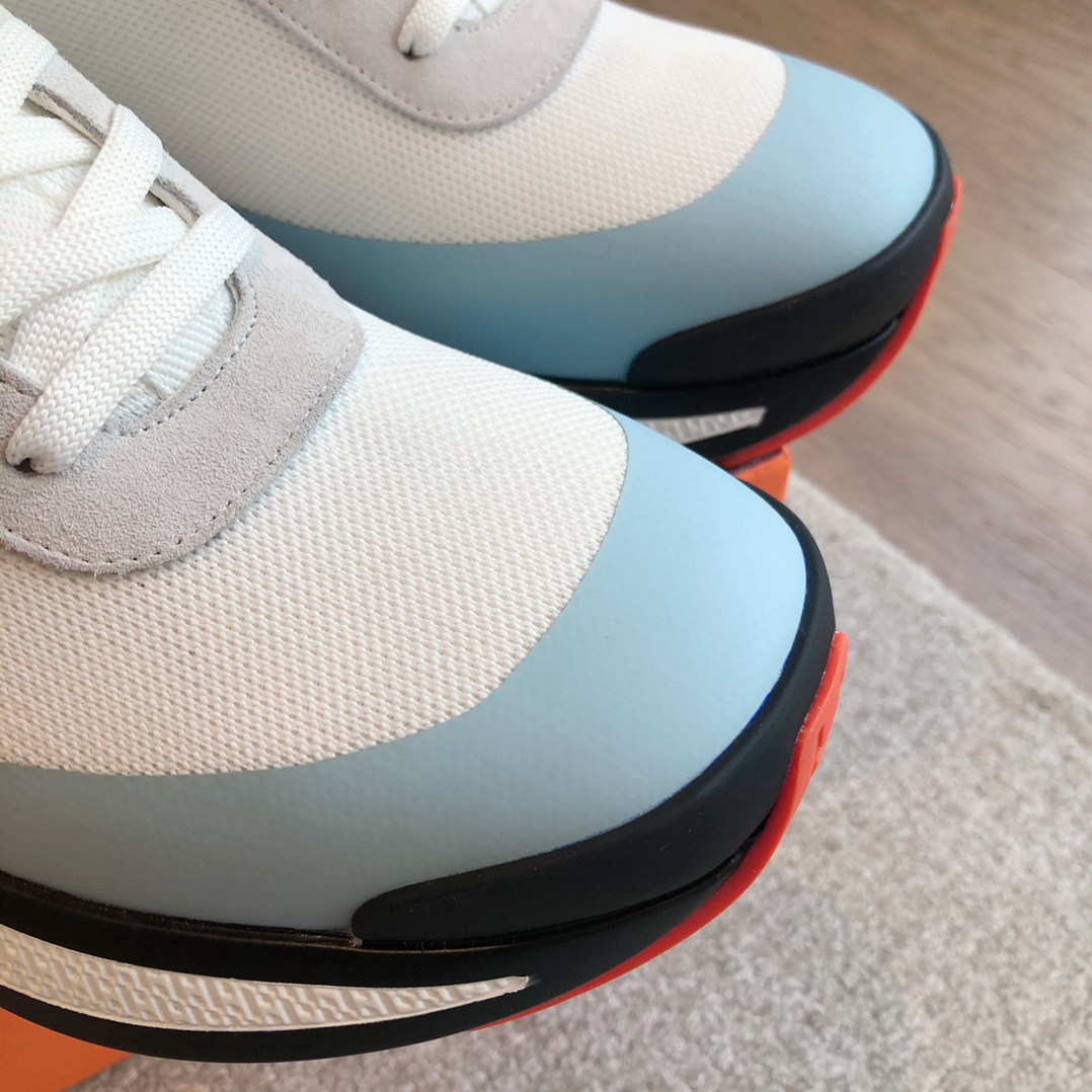 HERMES 00689