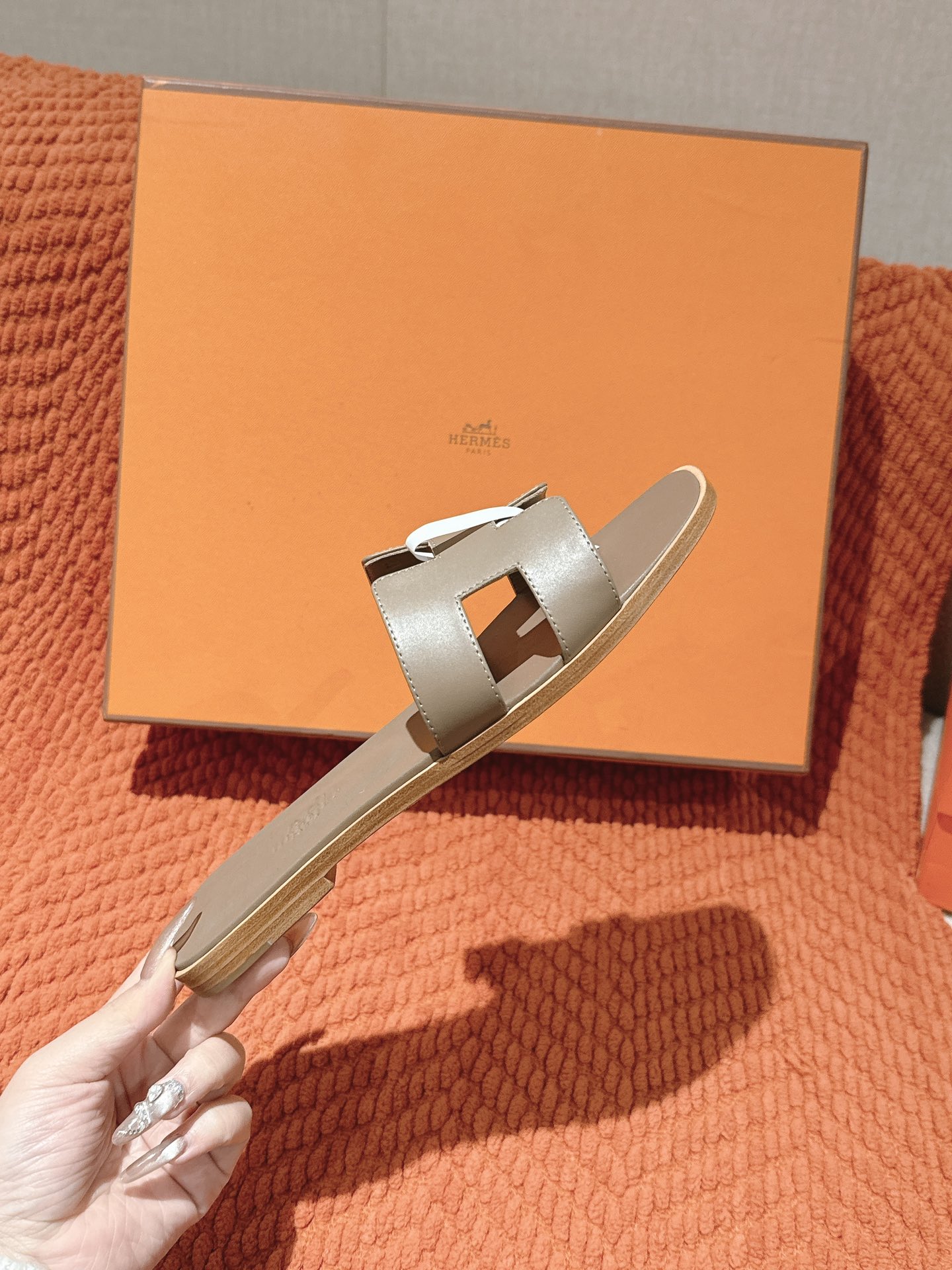 HERMES 00689 HERMES 00689