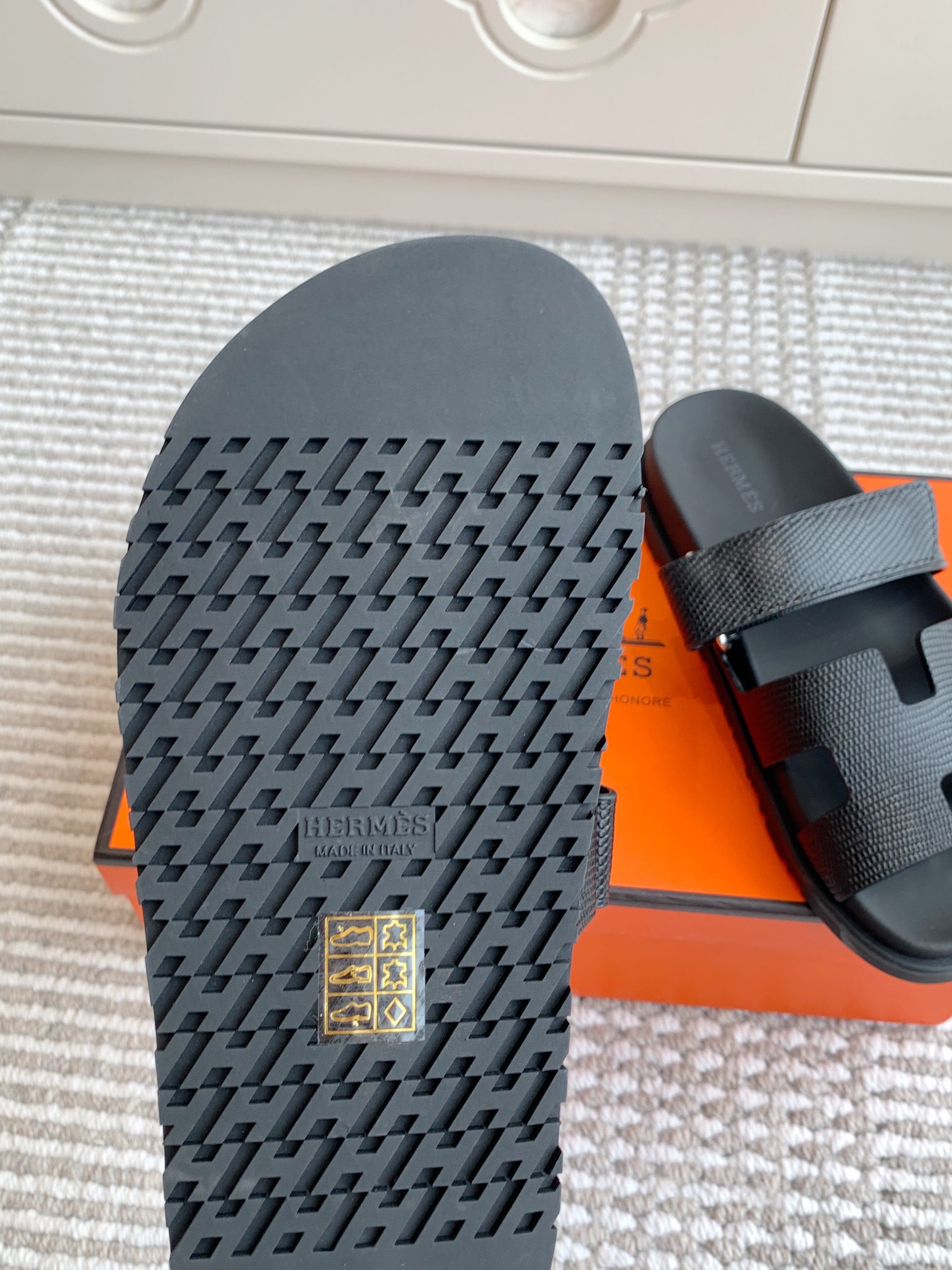 HERMES 00689