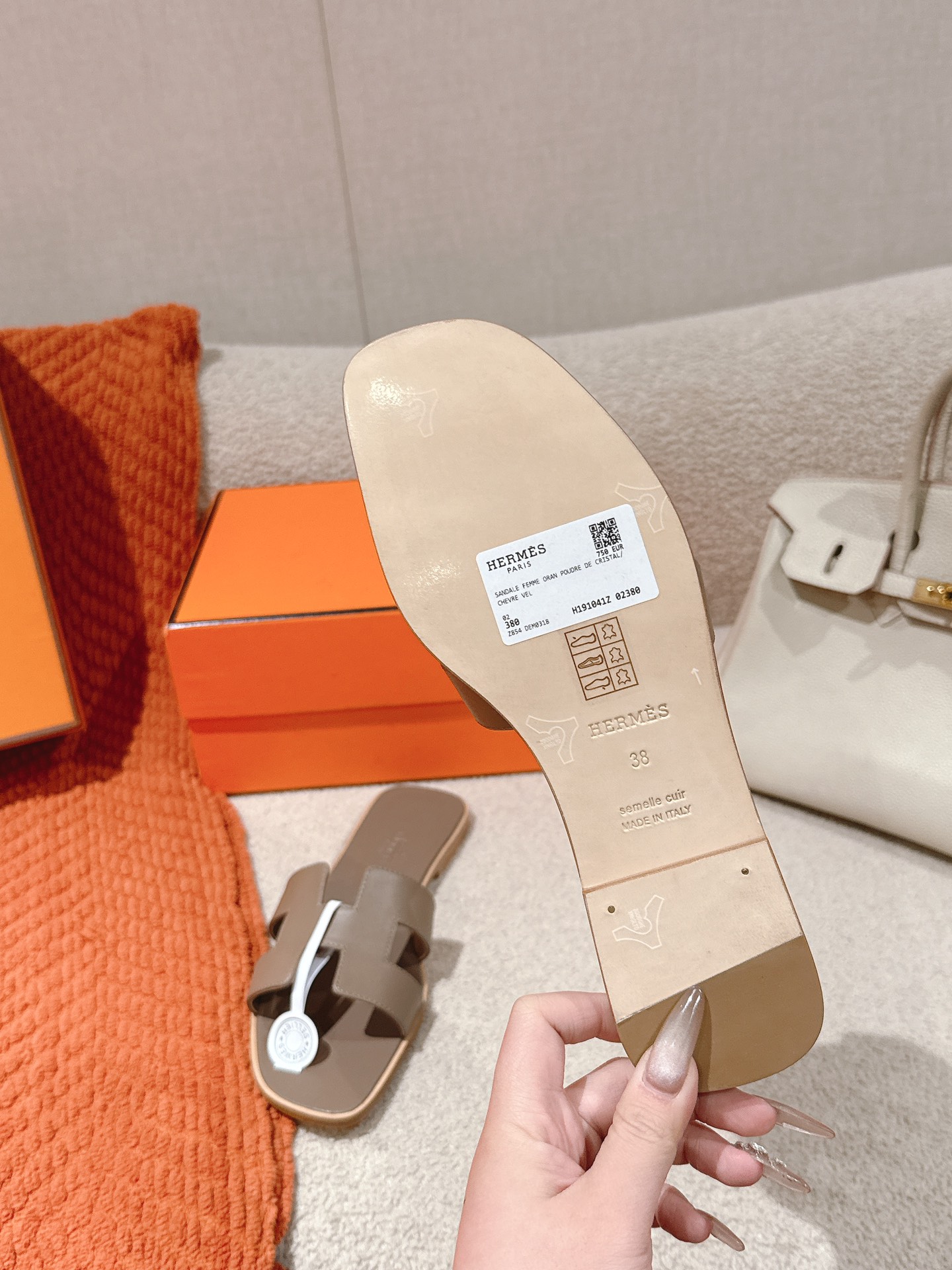 HERMES 00689 HERMES 00689