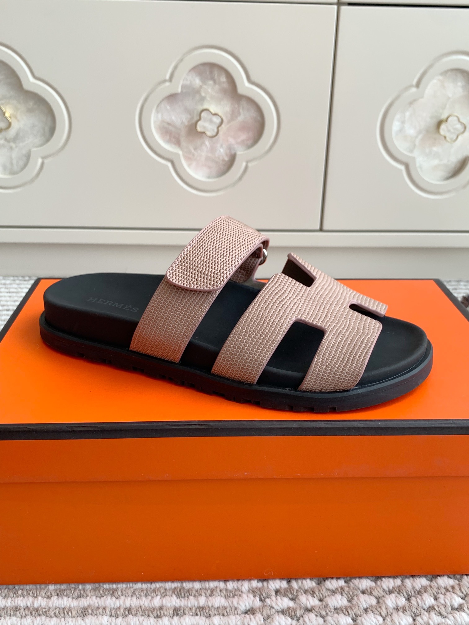 HERMES 00699