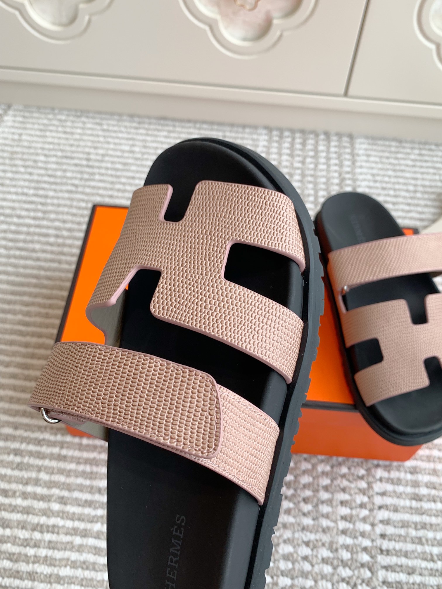 HERMES 00699