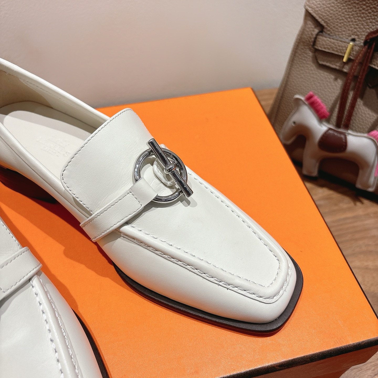 HERMES 00699 HERMES 00699