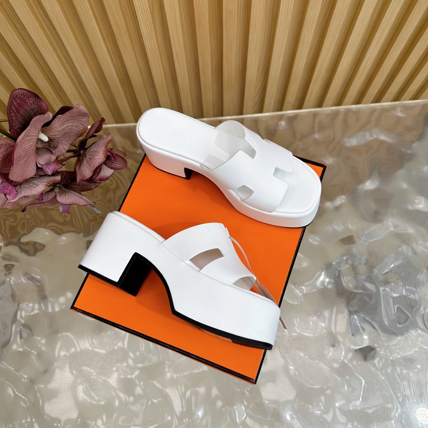 HERMES 00699 HERMES 00699