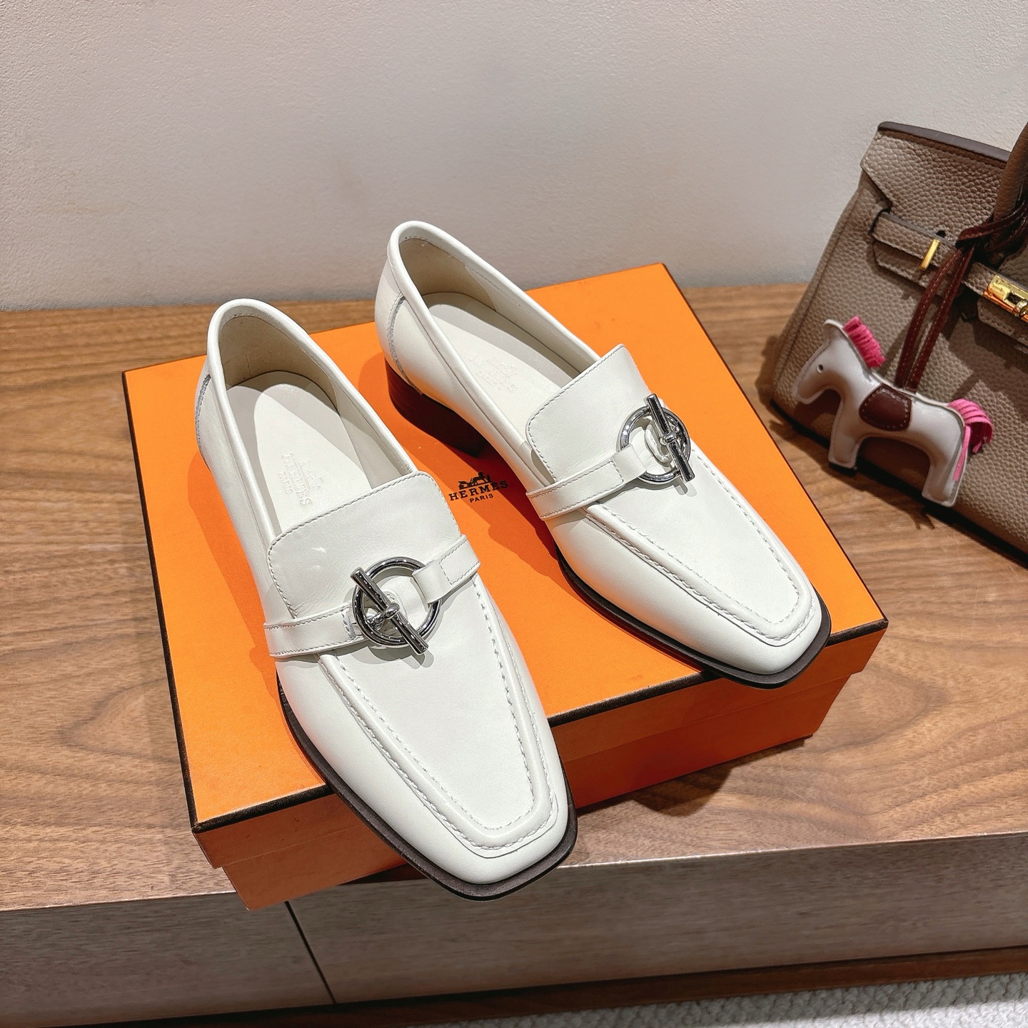 HERMES 00699 HERMES 00699