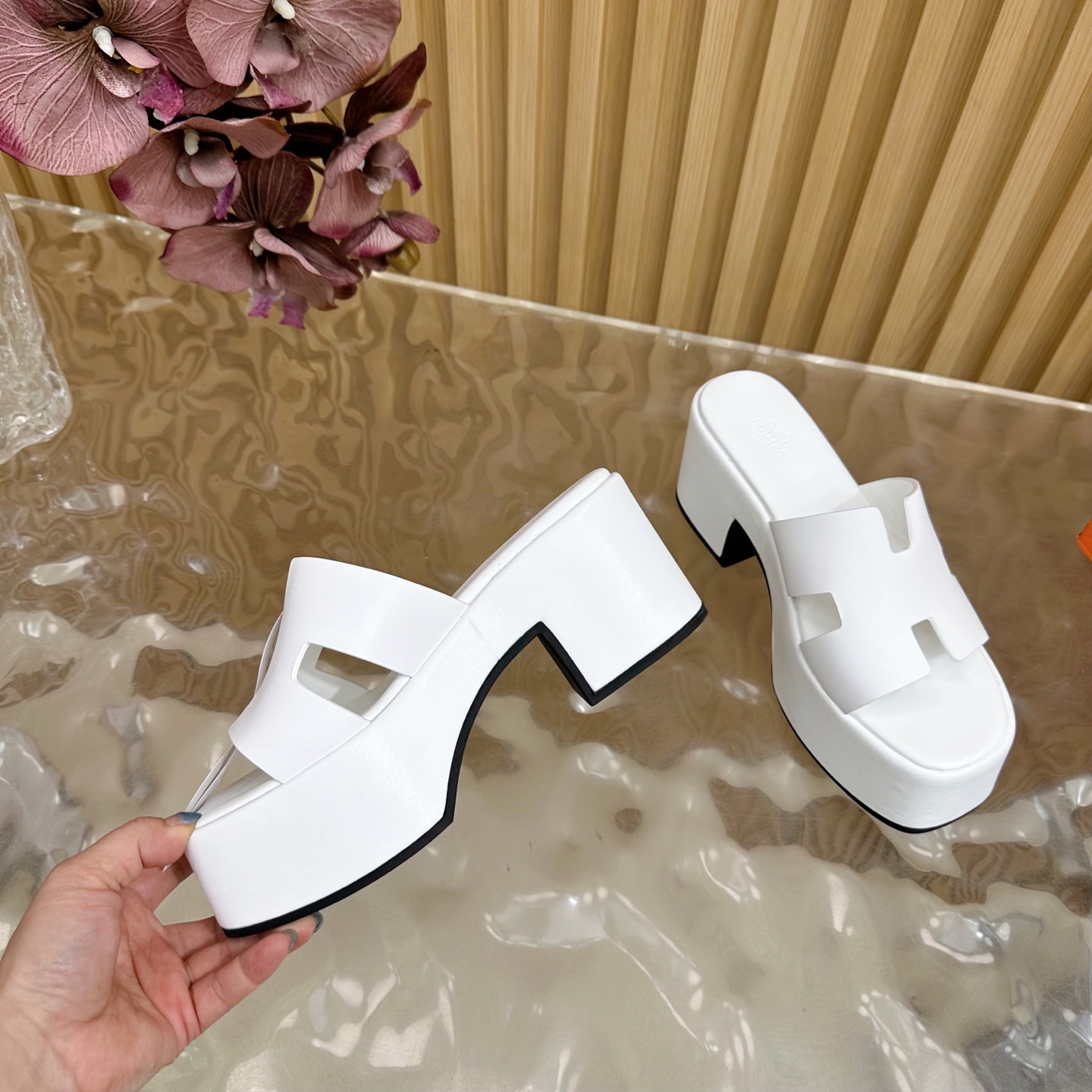 HERMES 00699 HERMES 00699