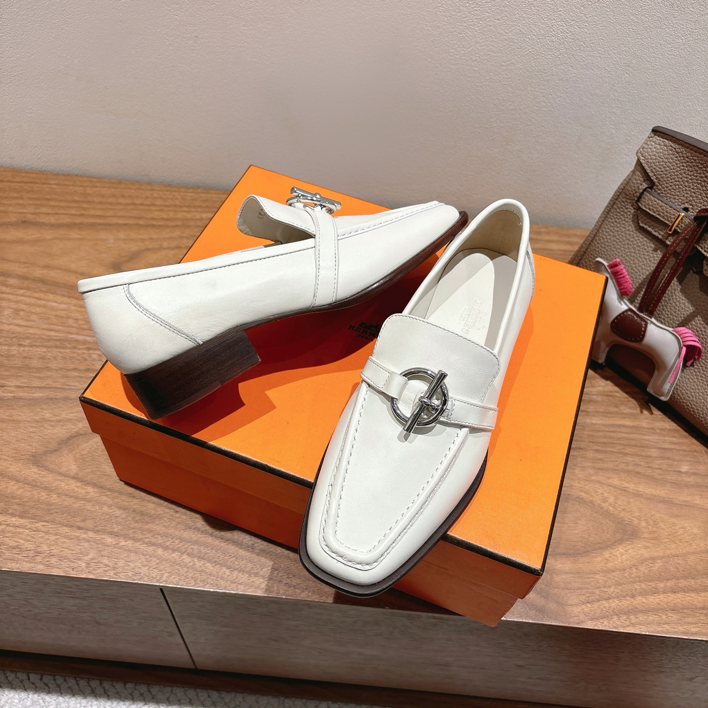 HERMES 00699 HERMES 00699