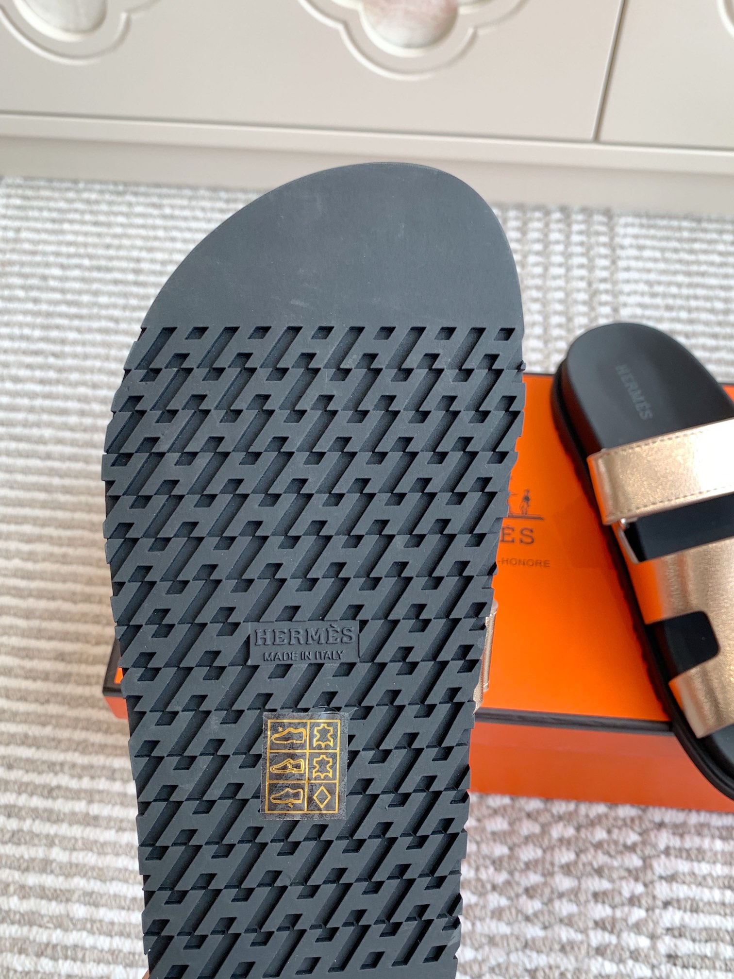 HERMES 00729
