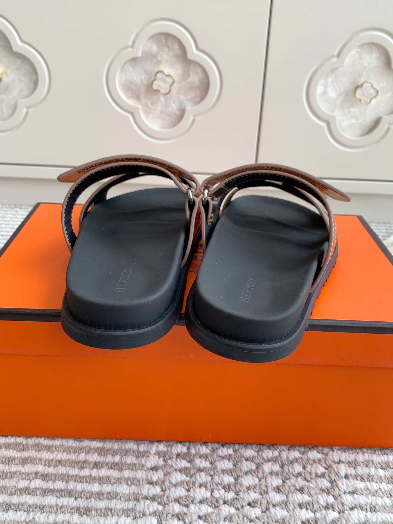 HERMES 00729