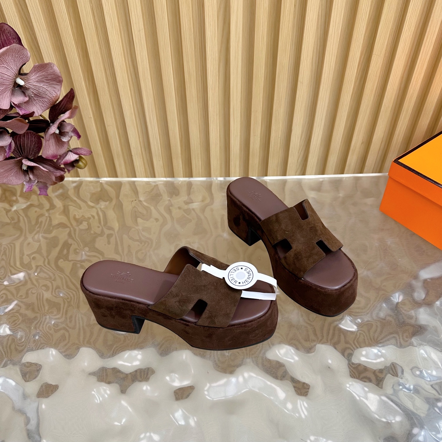 HERMES 00739 HERMES 00739