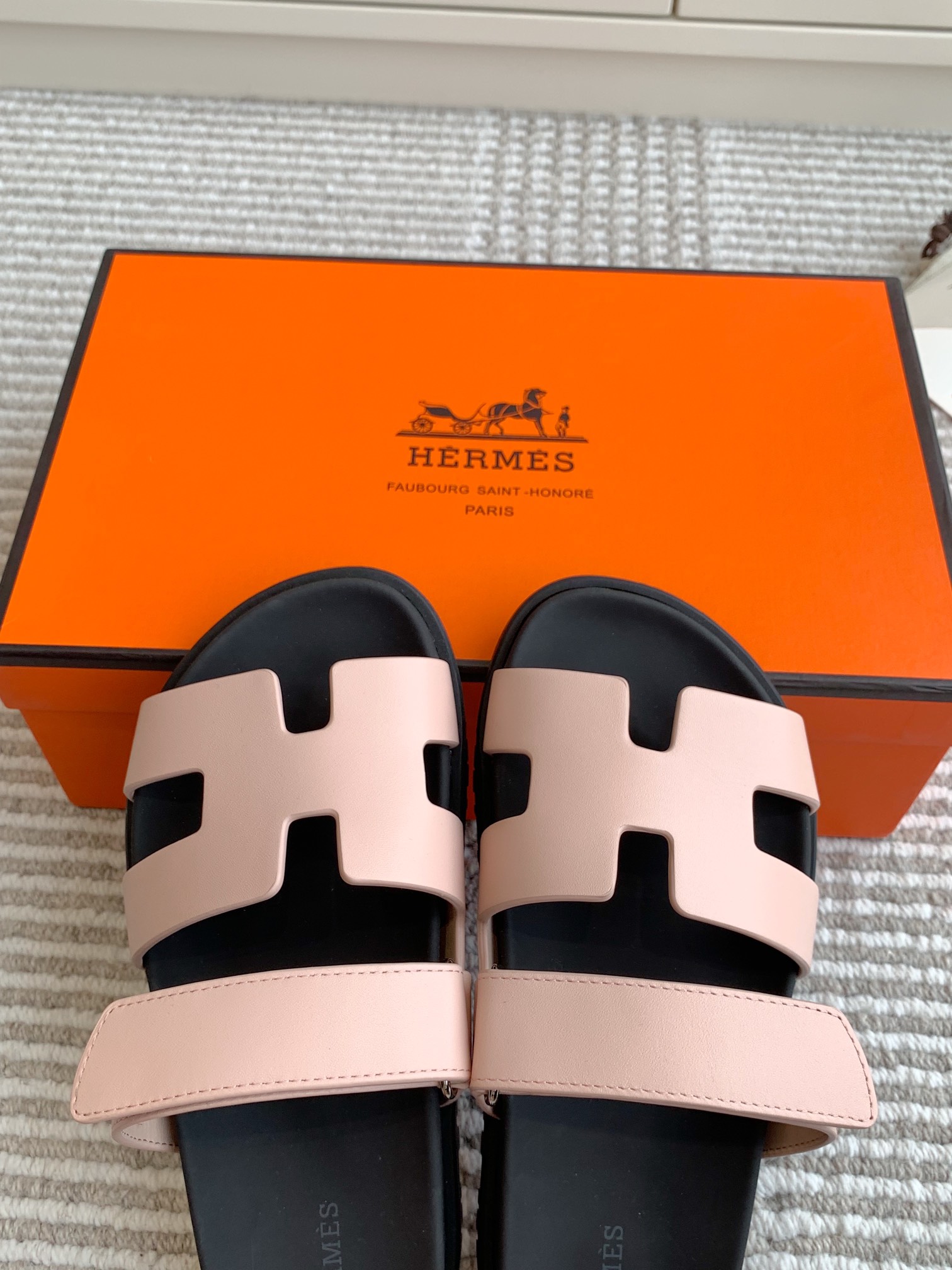 New Hermes Womens Chypre Rose Cancan Sandals