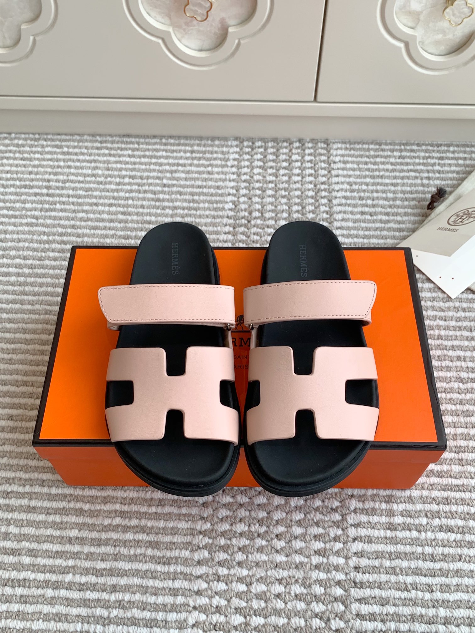 New Hermes Womens Chypre Rose Cancan Sandals