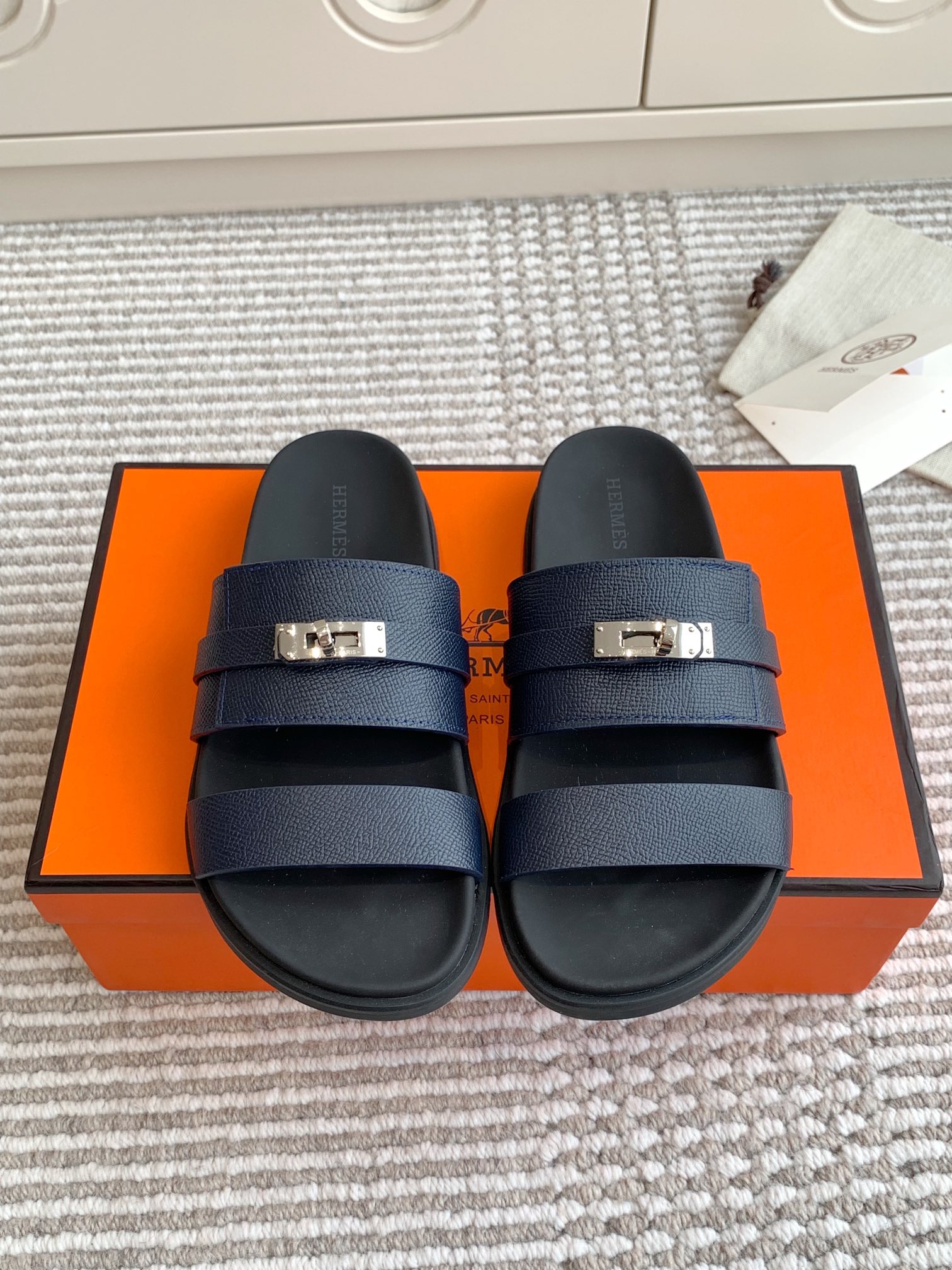 Hermes Men’s Hermès Jackson Sandal H242949ZHI2395 Color Navy Size