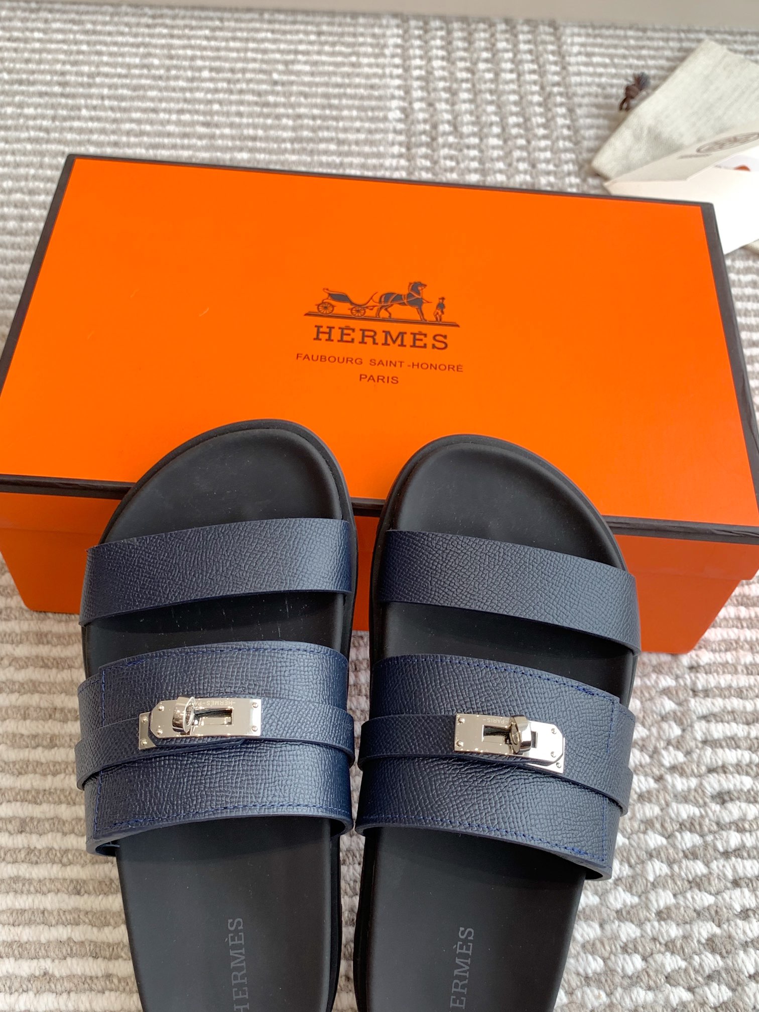 Hermes Men's Hermès Jackson Sandal H242949ZHI2395 Color Navy Size