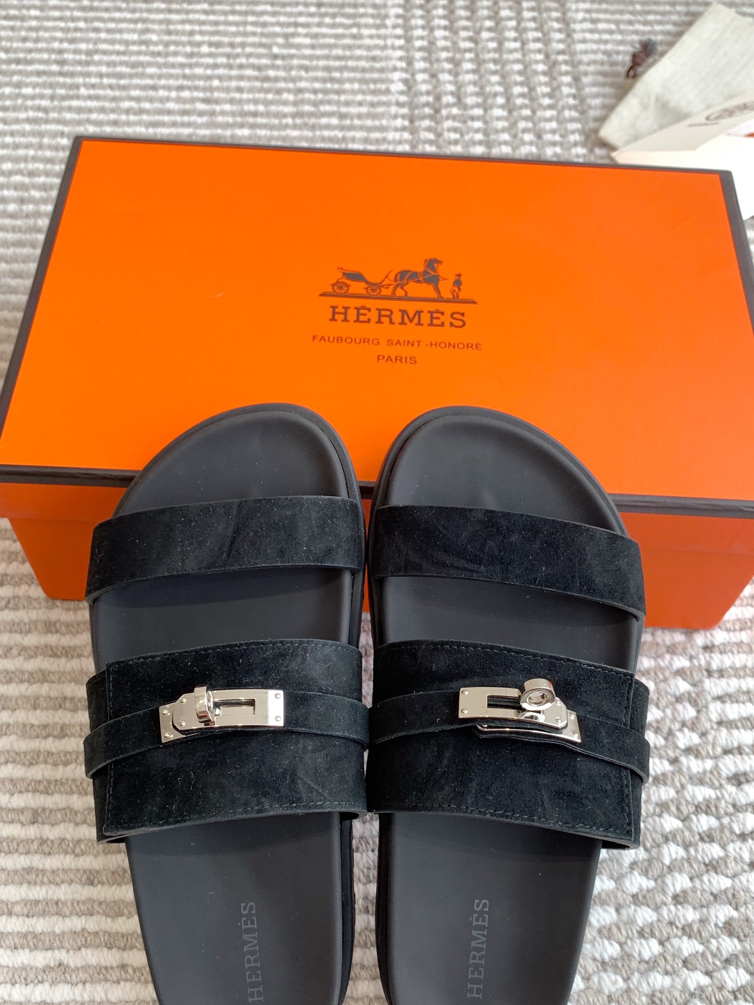HERMES 00779