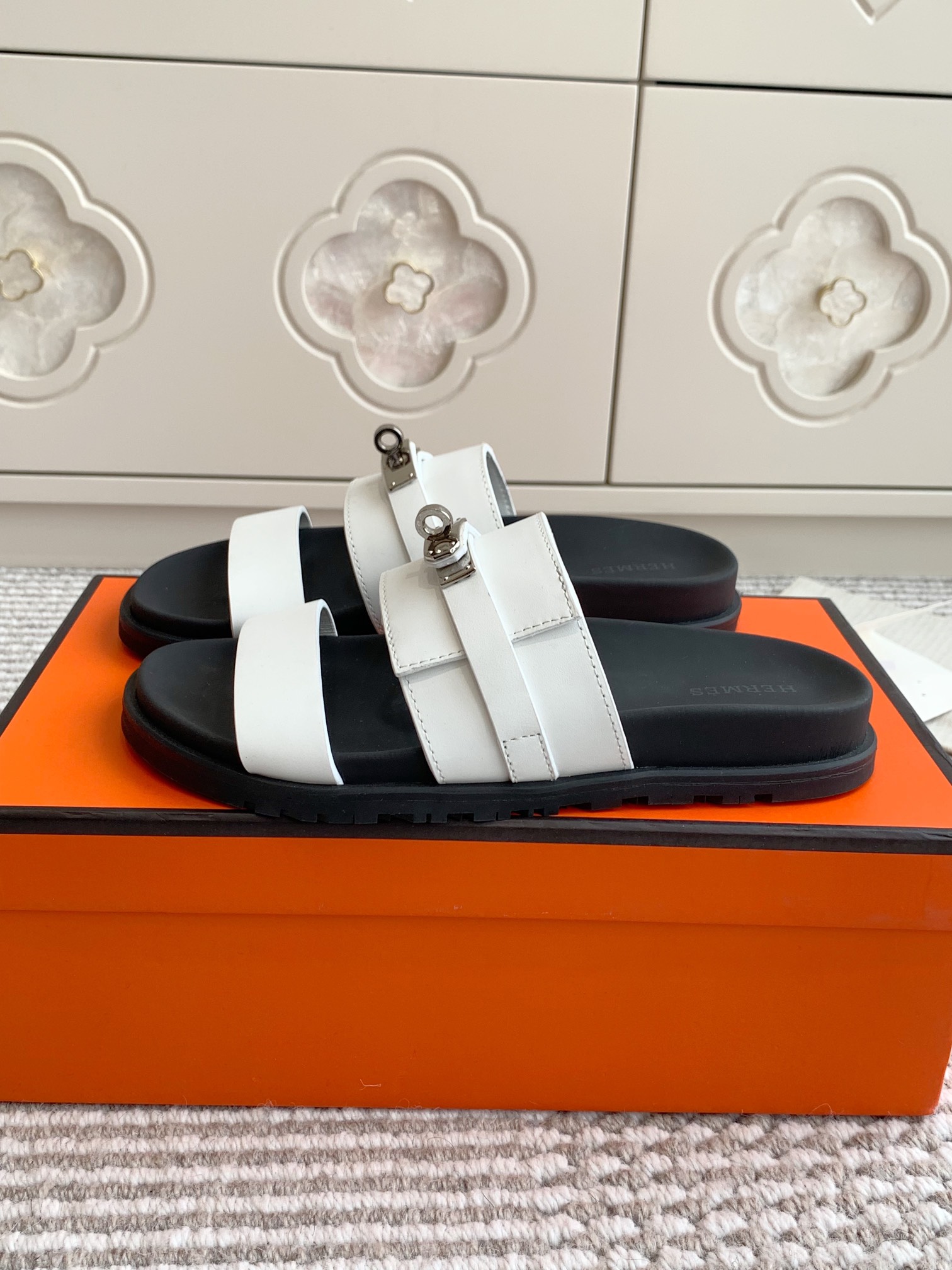 HERMES 00819