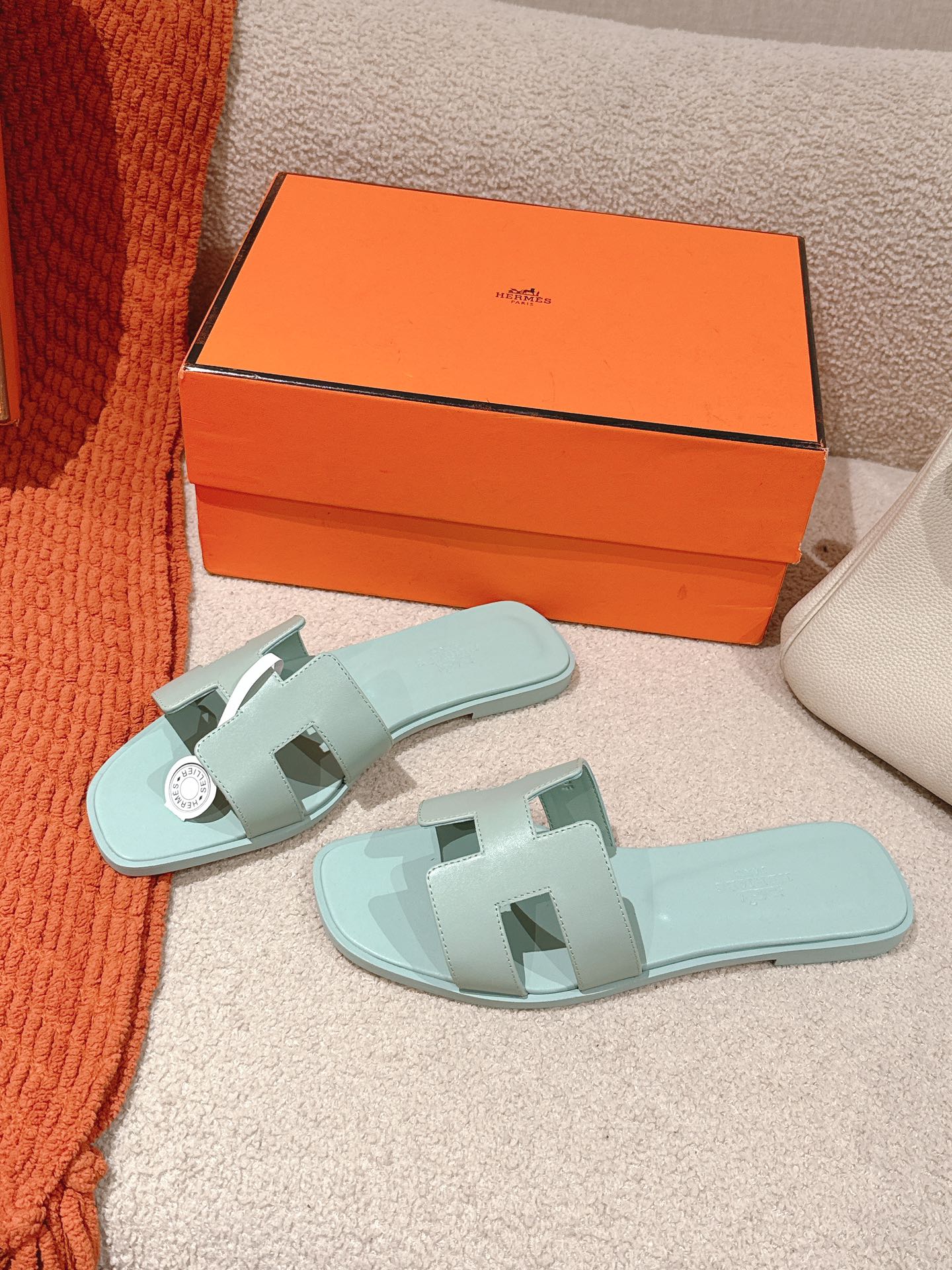 HERMES 00819 HERMES 00819