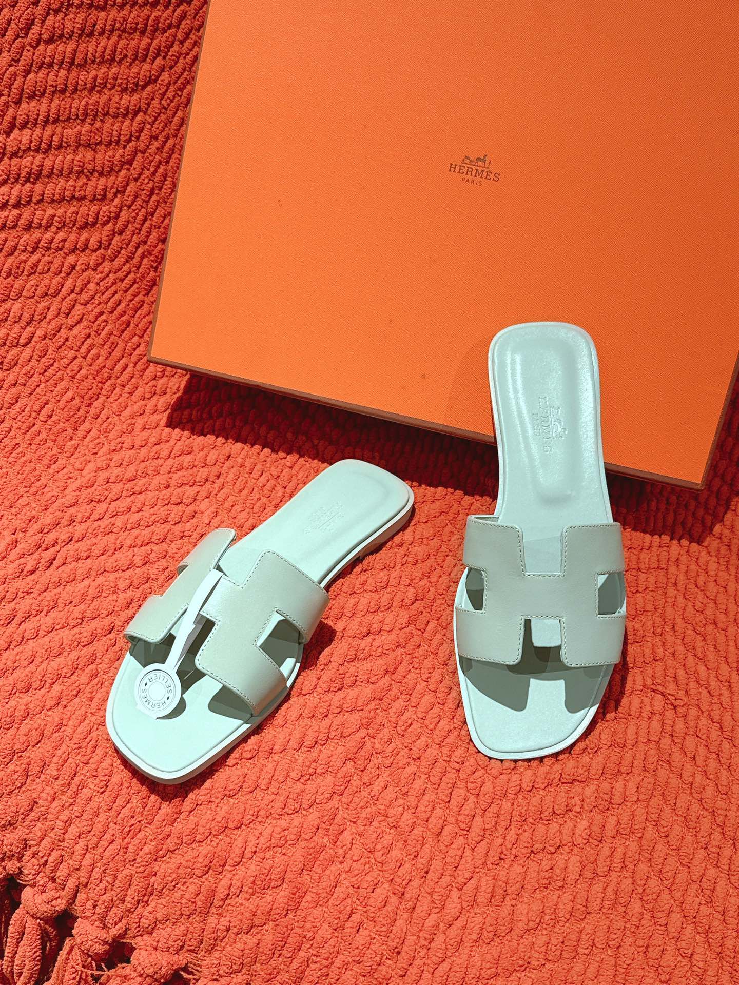 HERMES 00819 HERMES 00819