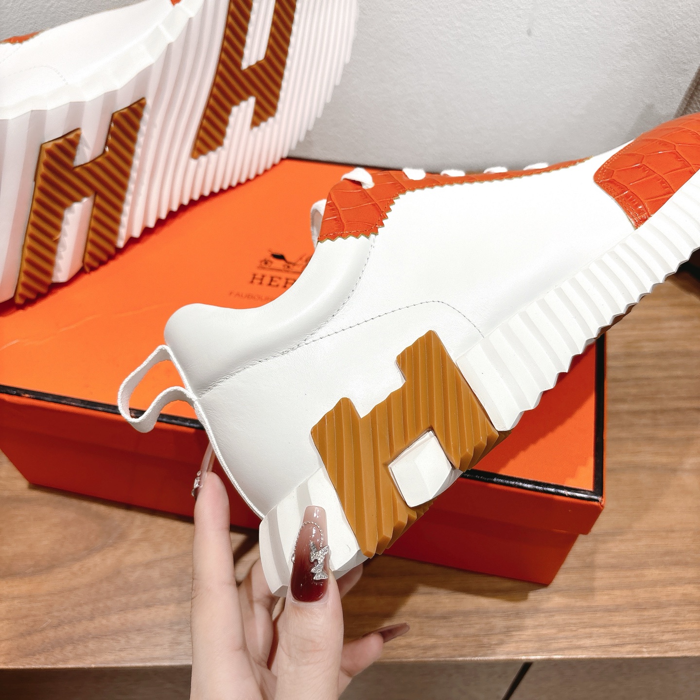 HERMES 00819 HERMES 00819