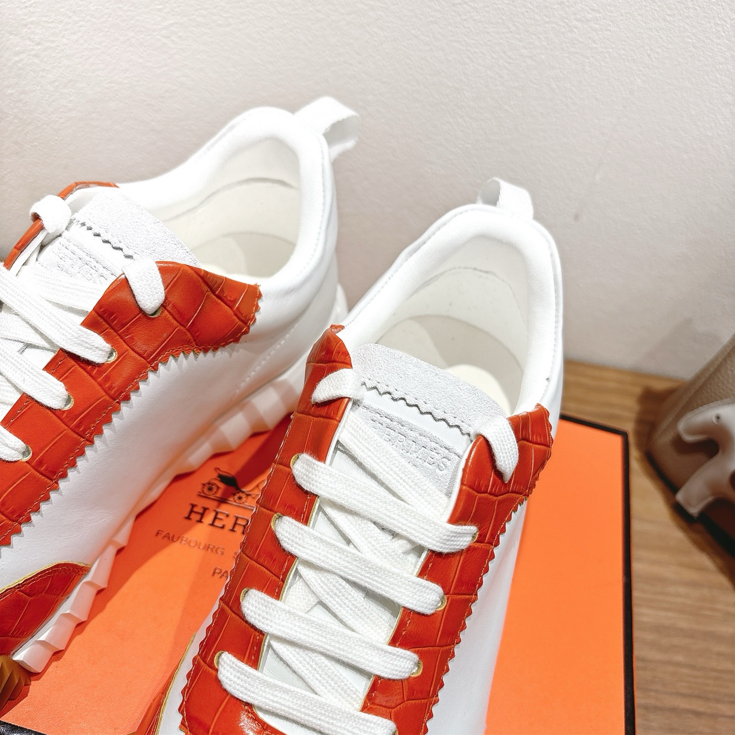 HERMES 00819 HERMES 00819