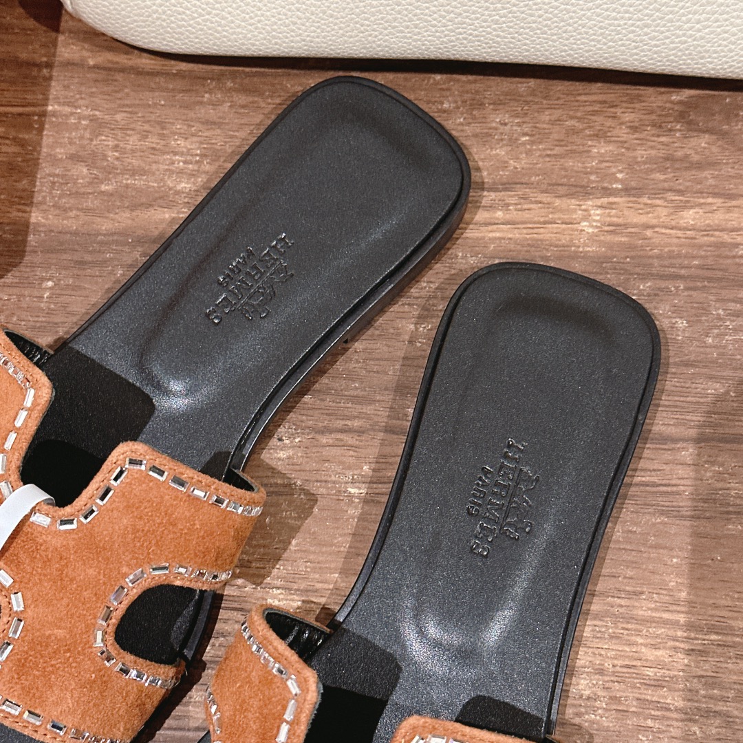 HERMES 00819 HERMES 00819