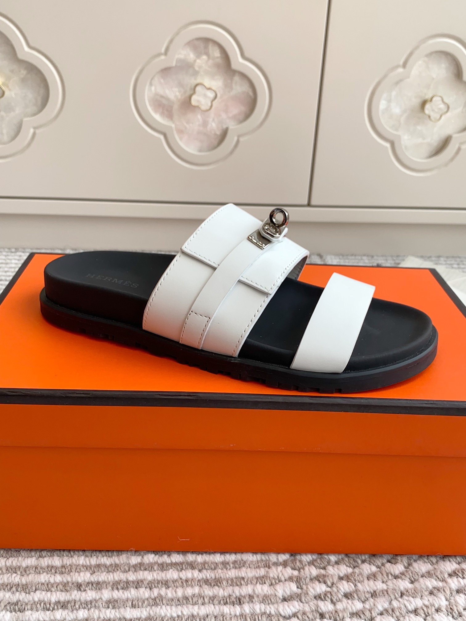 HERMES 00819