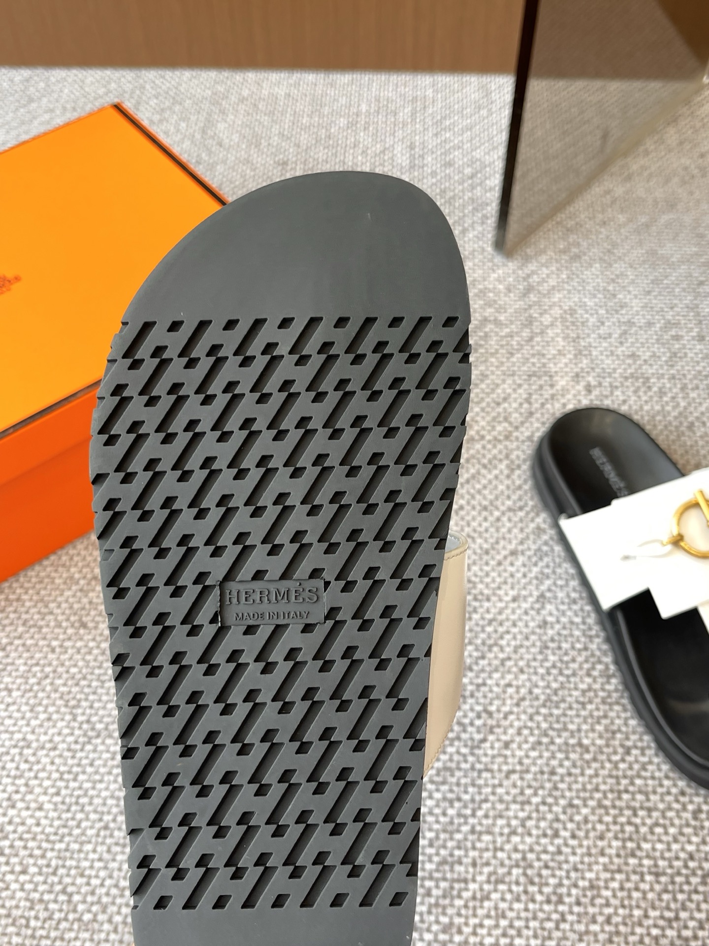HERMES 00829