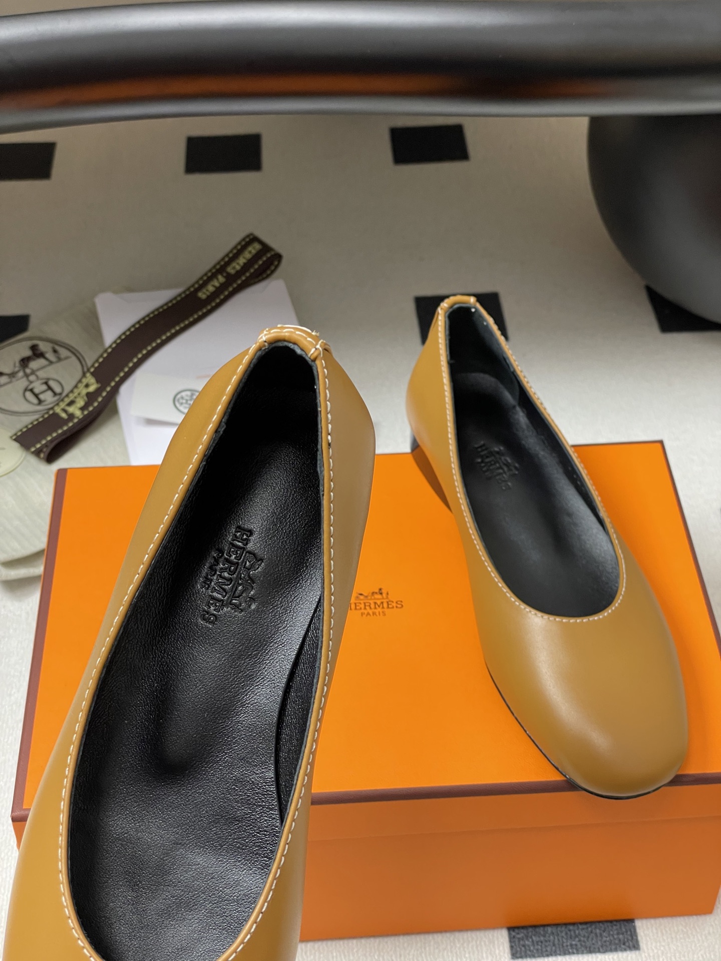HERMES  008410