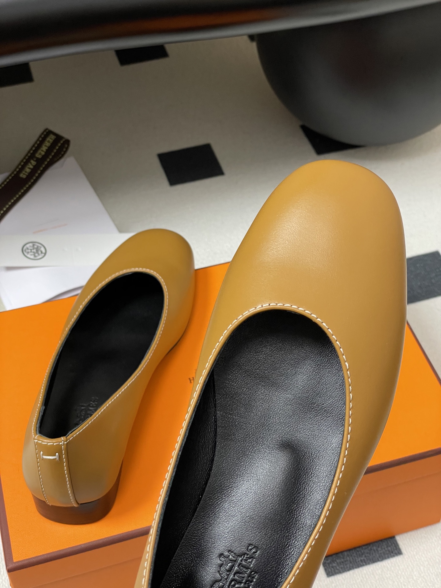 HERMES  008410