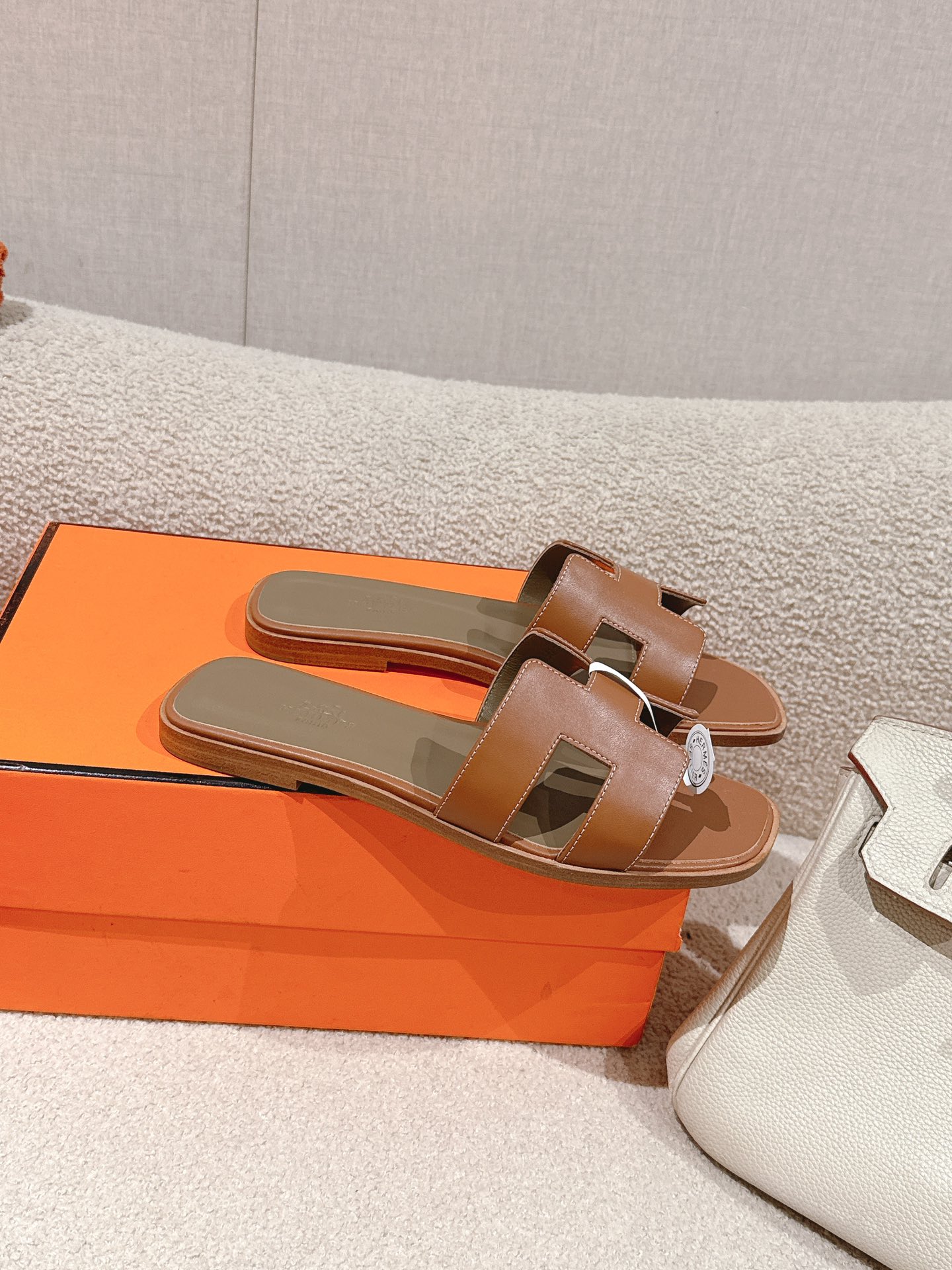 HERMES 00859 HERMES 00859