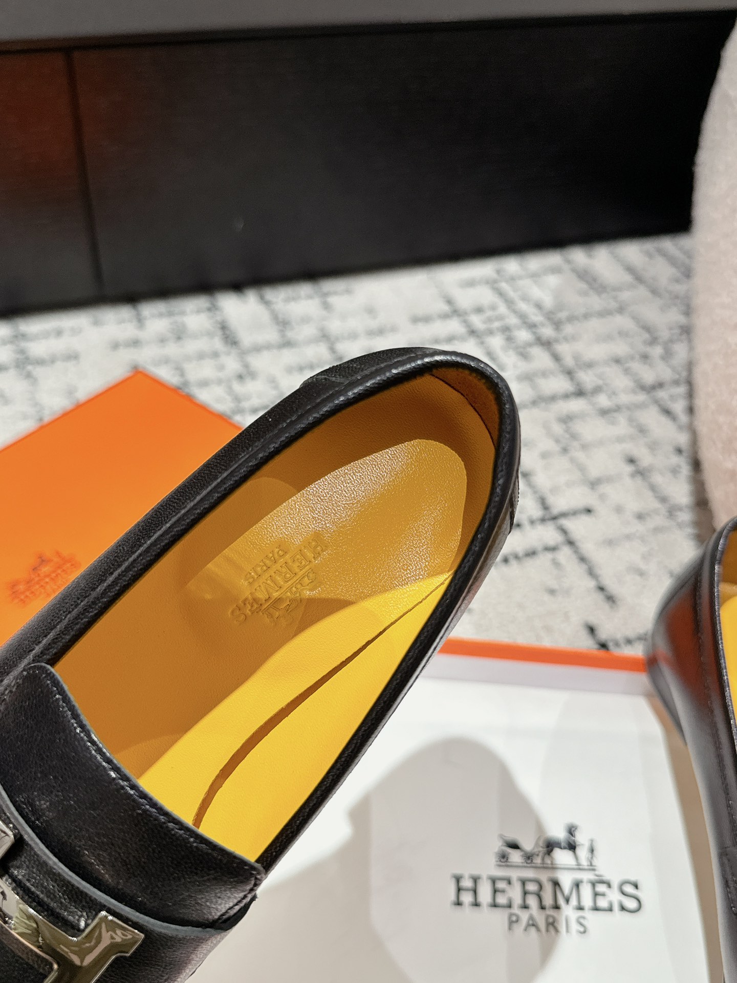 HERMES 00869 HERMES 00869