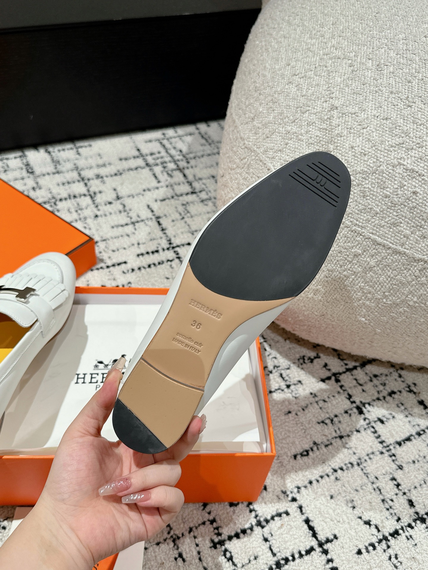HERMES 00879 HERMES 00879
