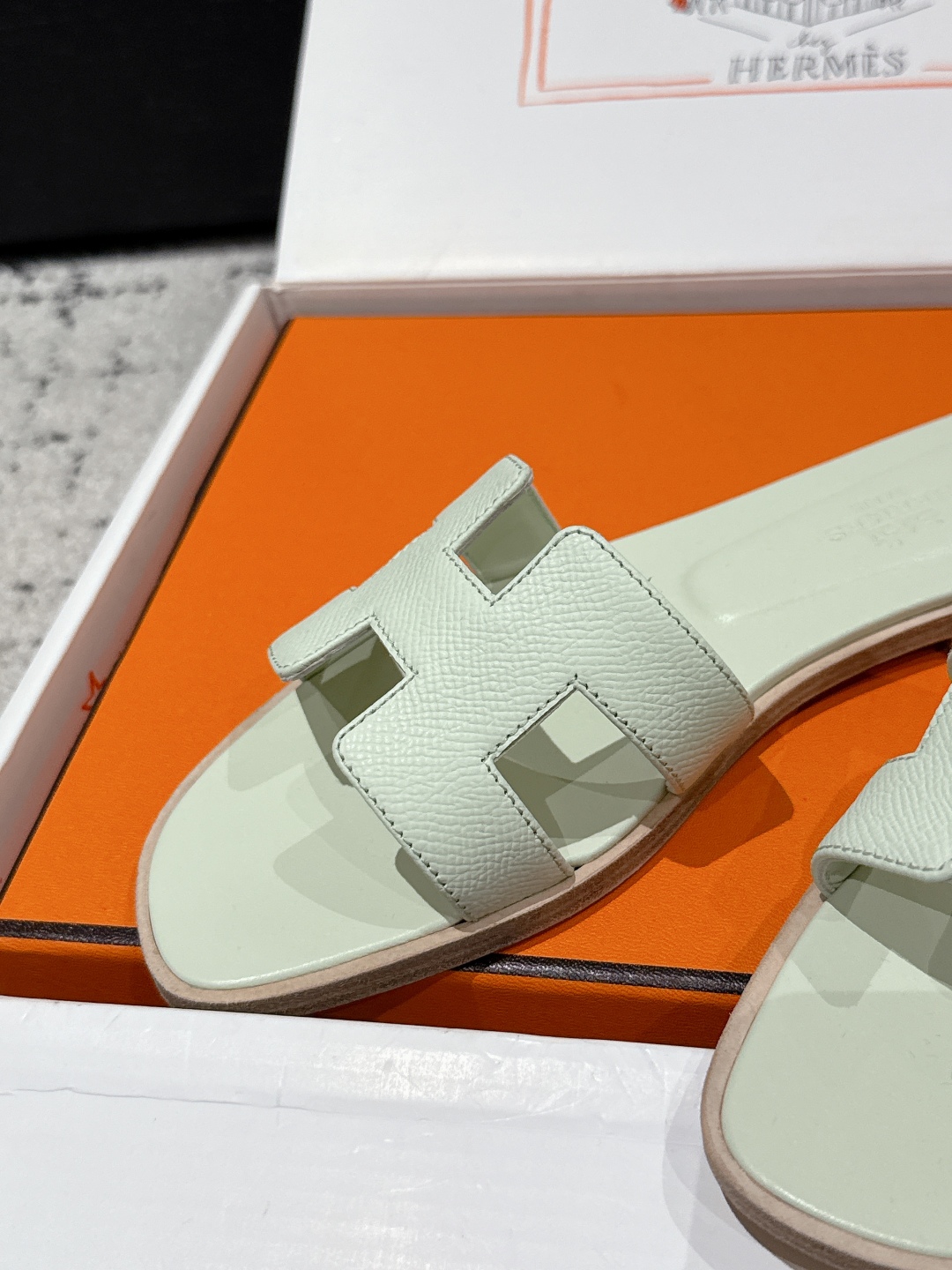 NEW HERMÈS white Brume Epsom Oran Sandals