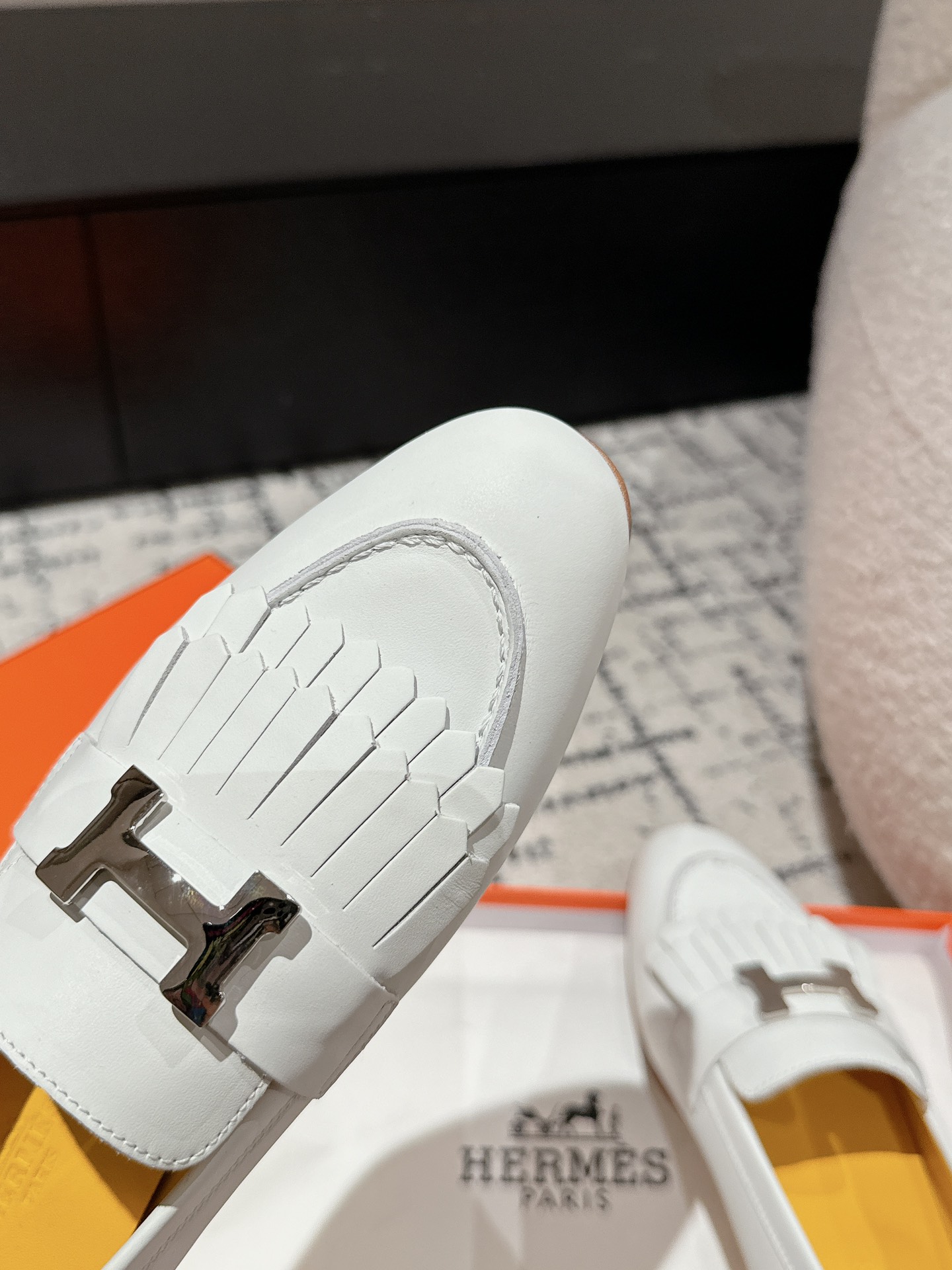 HERMES 00879 HERMES 00879