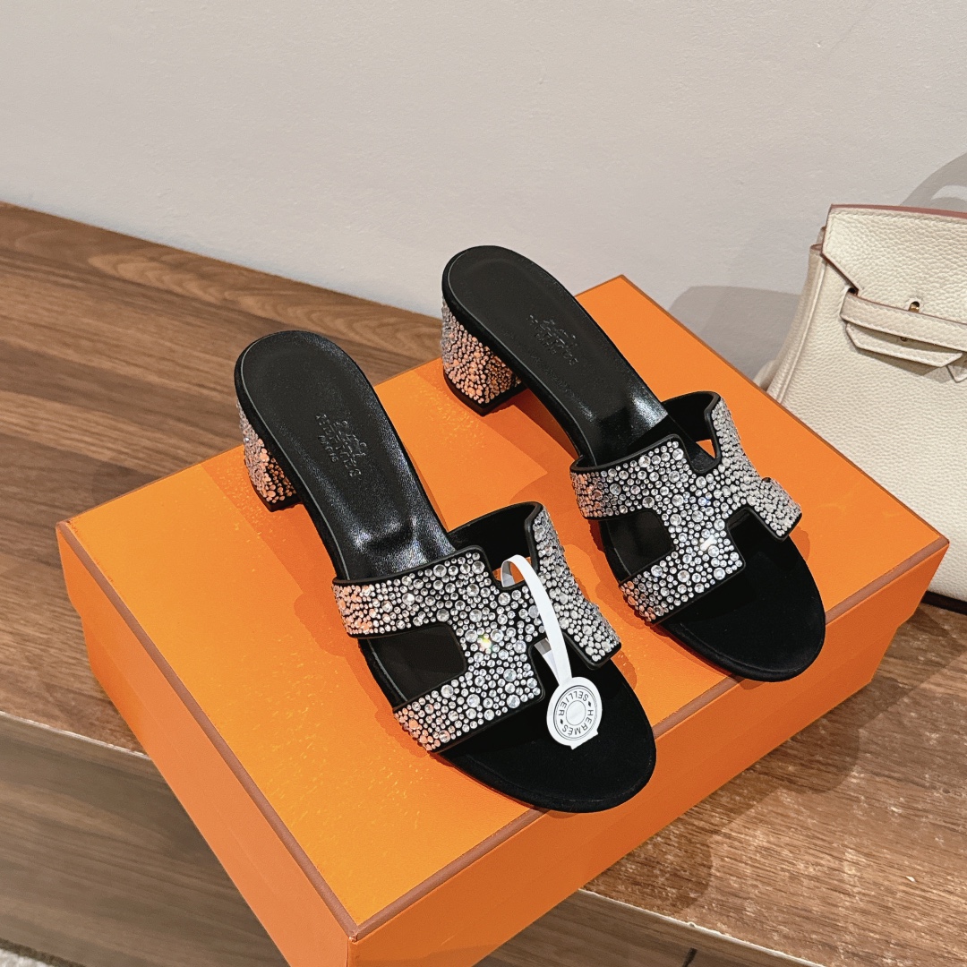 HERMES 00879 HERMES 00879