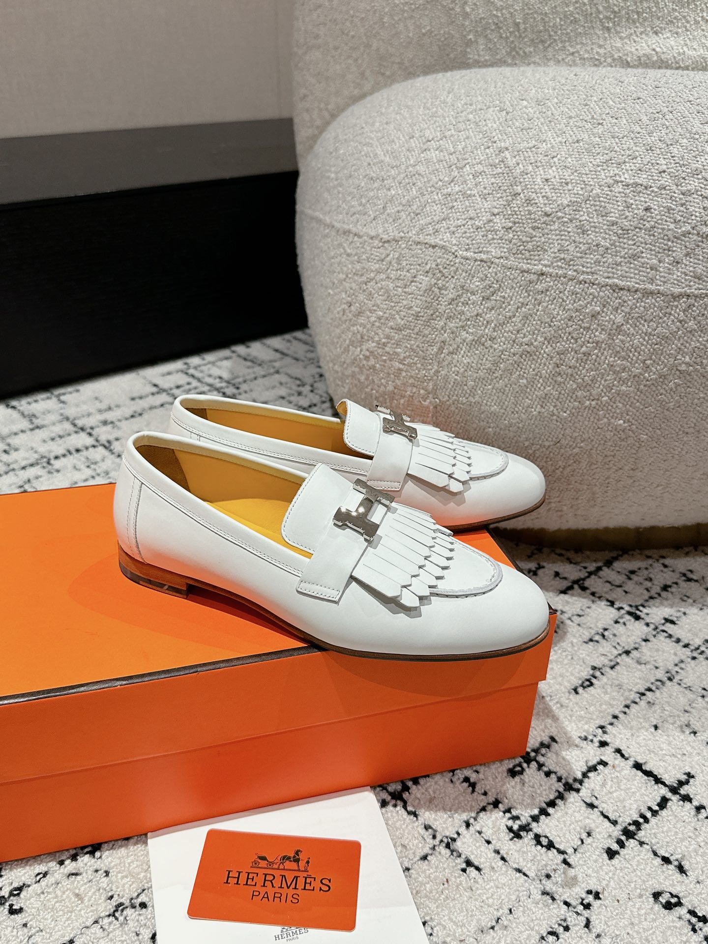 HERMES 00879 HERMES 00879