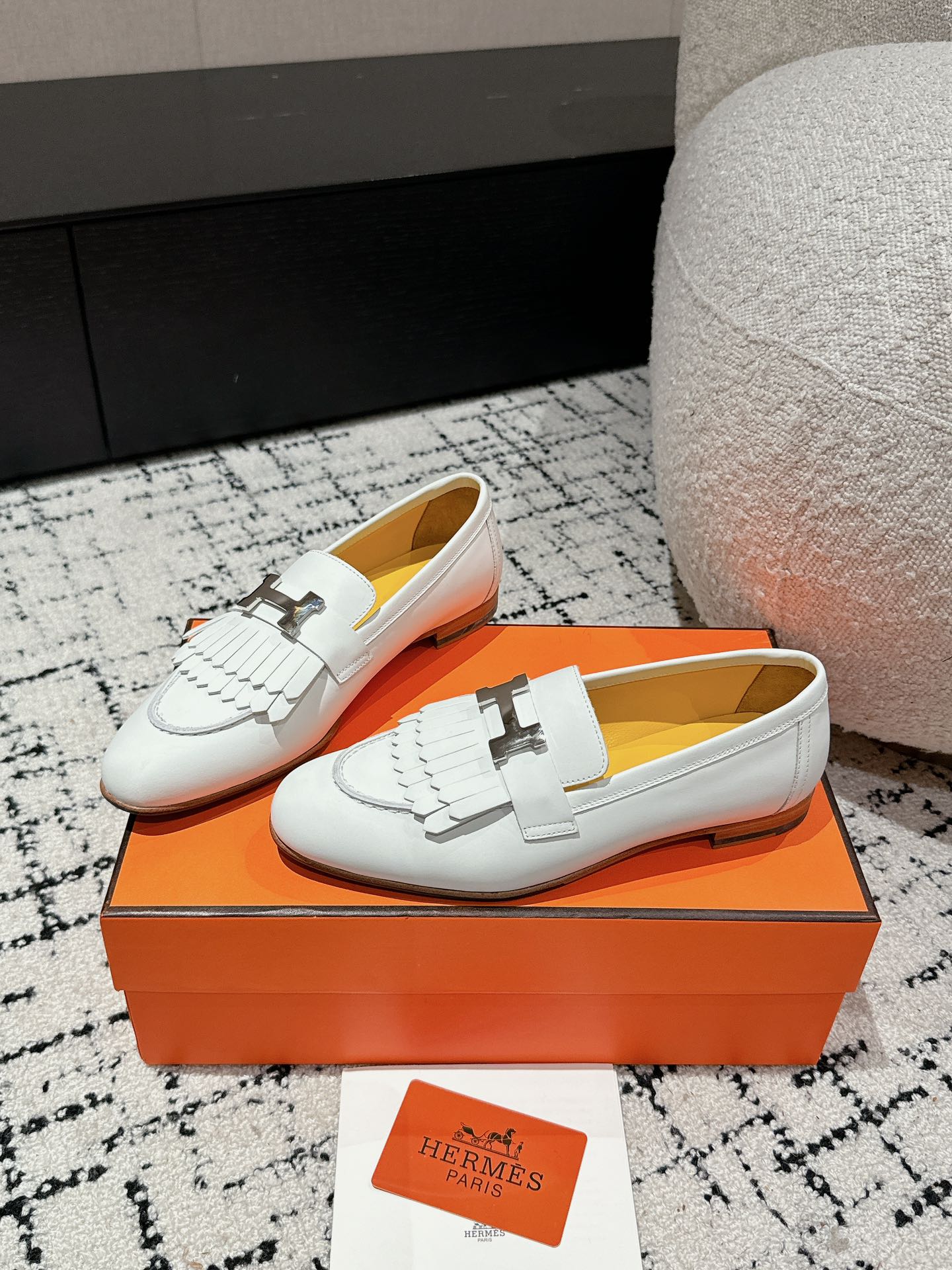 HERMES 00879 HERMES 00879