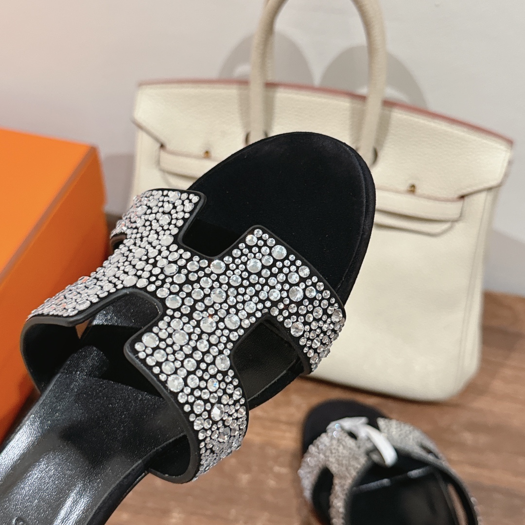 HERMES 00879 HERMES 00879
