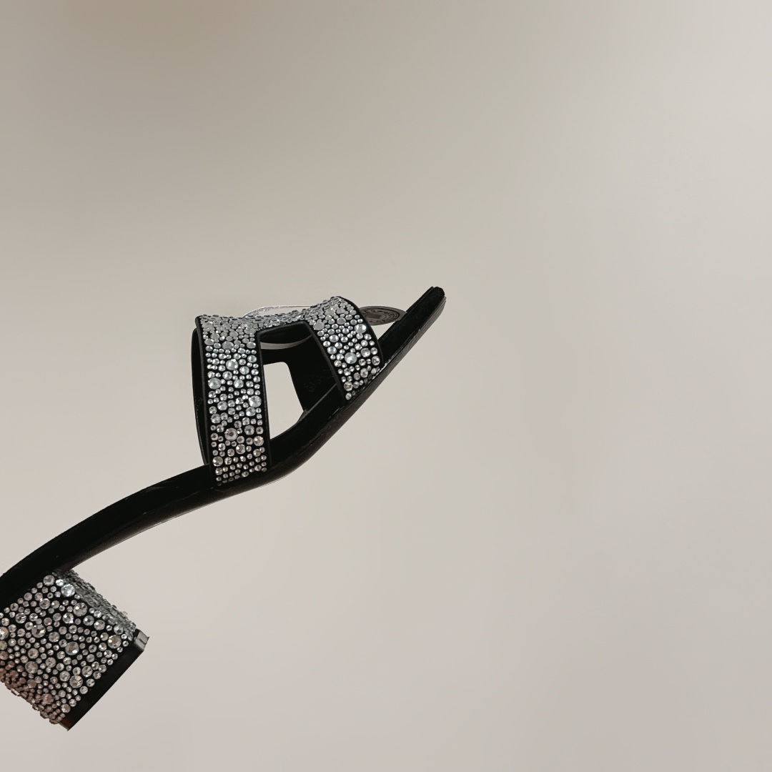 HERMES 00879 HERMES 00879