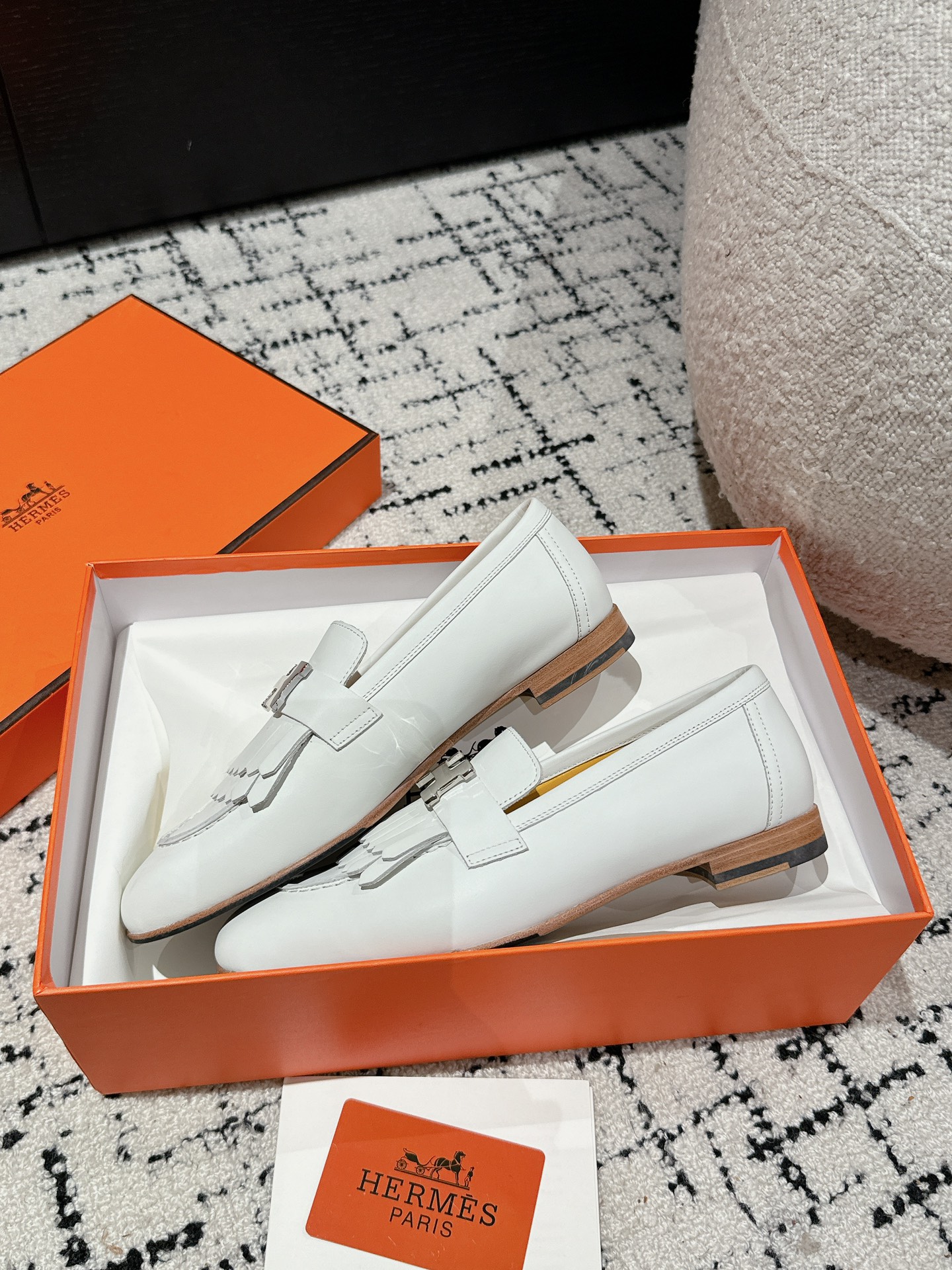 HERMES 00879 HERMES 00879