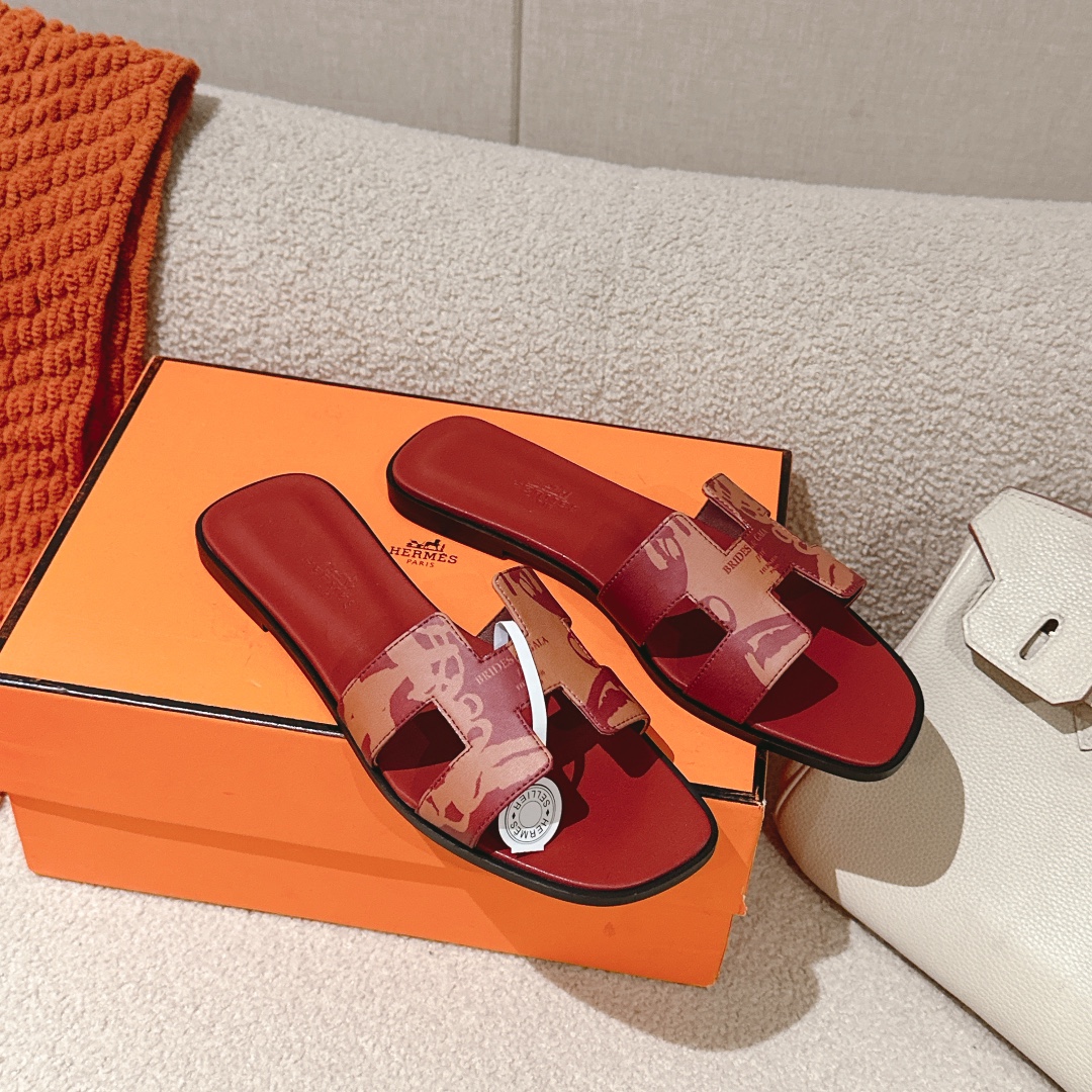 HERMES 00879 HERMES 00879