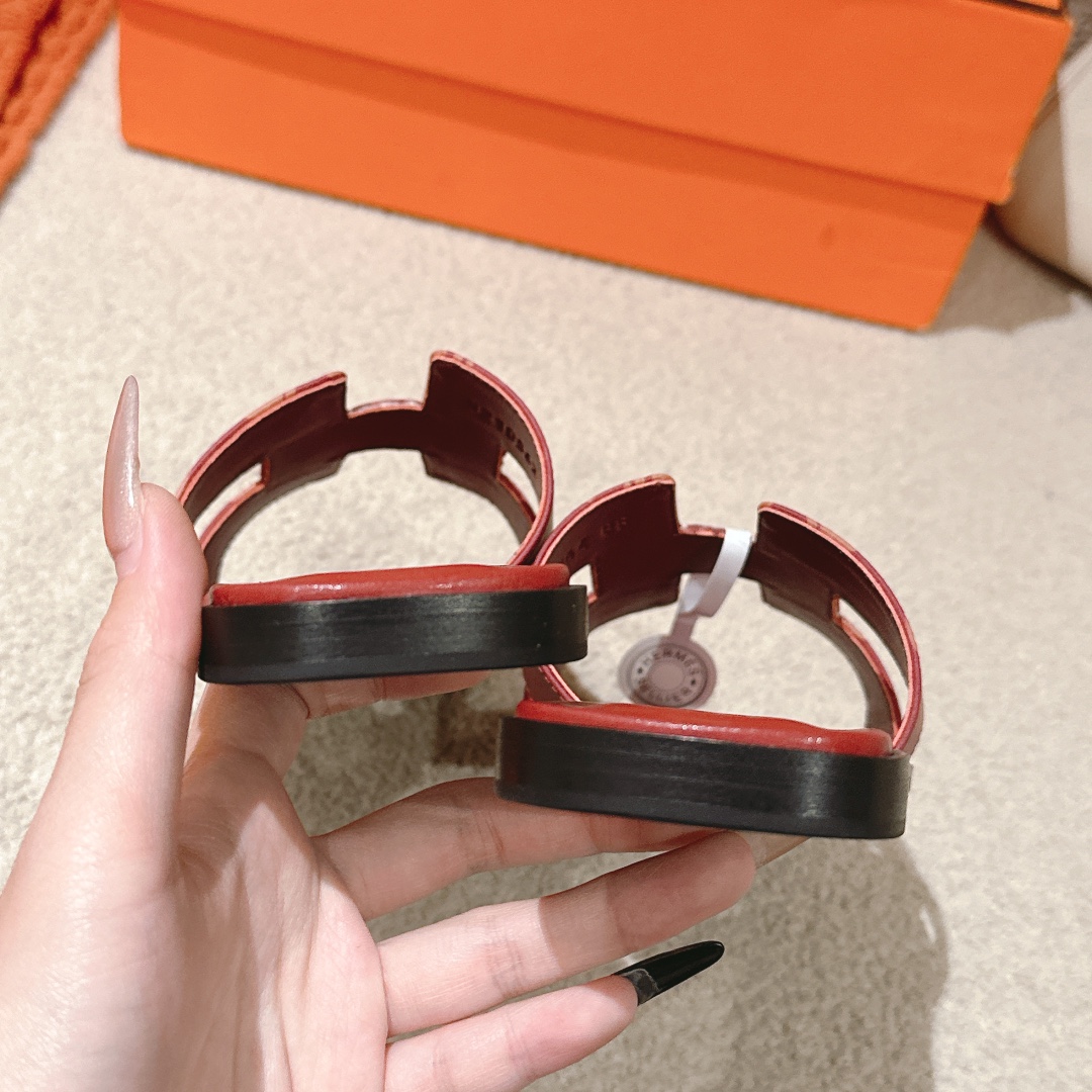 HERMES 00879 HERMES 00879