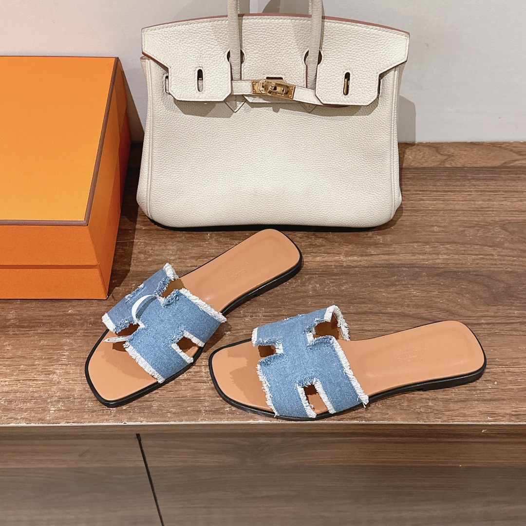 HERMES 00889 HERMES 00889