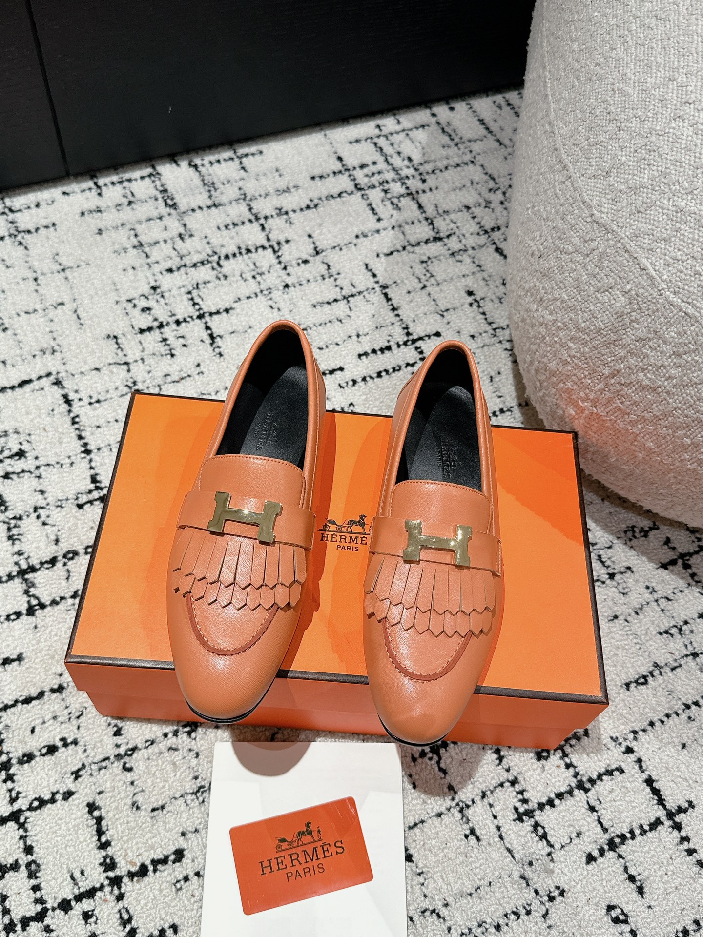 HERMES 00889 HERMES 00889