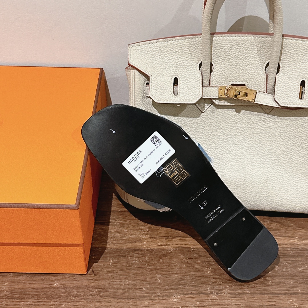 HERMES 00889 HERMES 00889