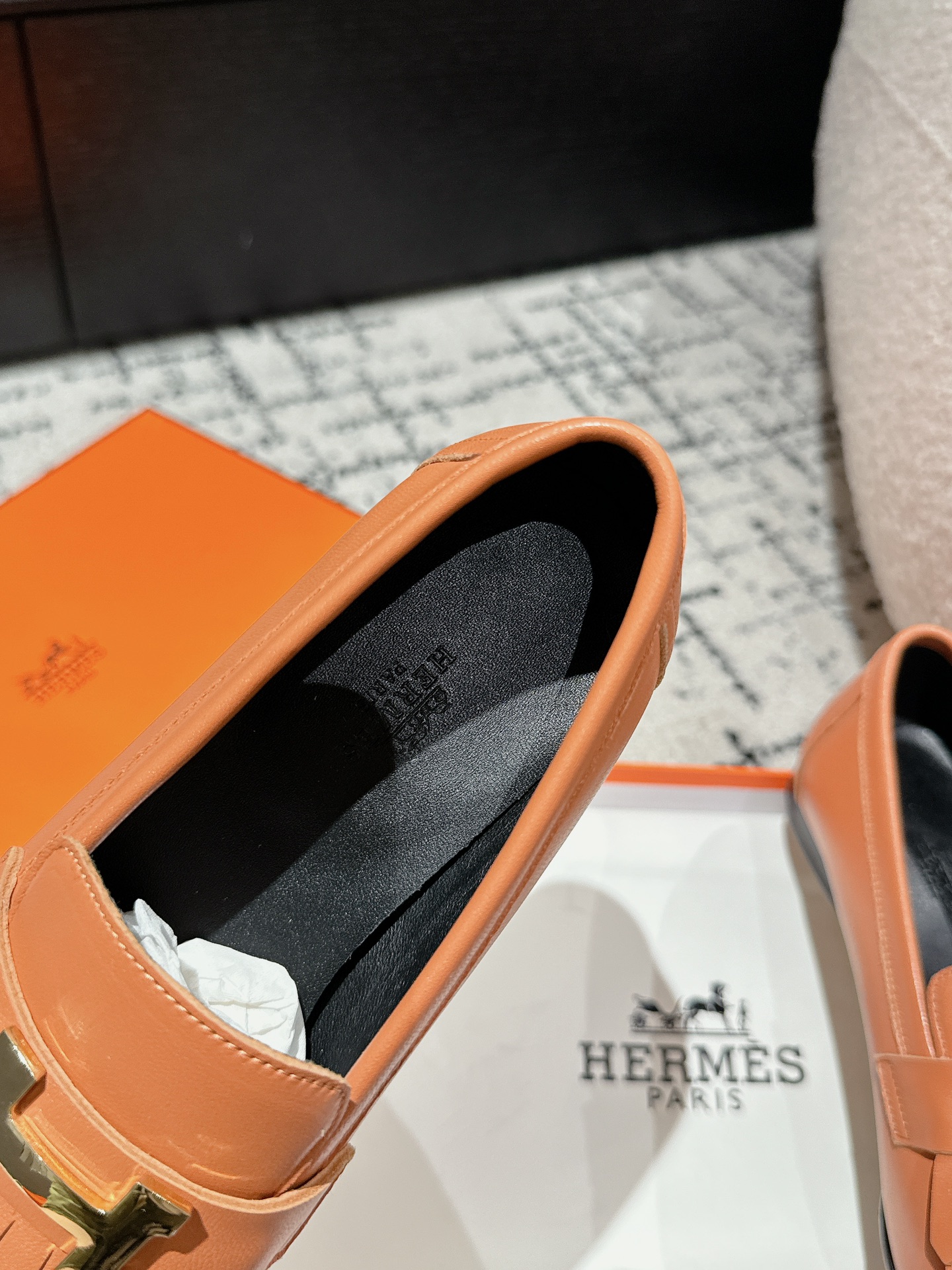 HERMES 00889 HERMES 00889