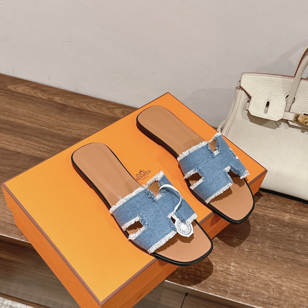 HERMES 00889 HERMES 00889