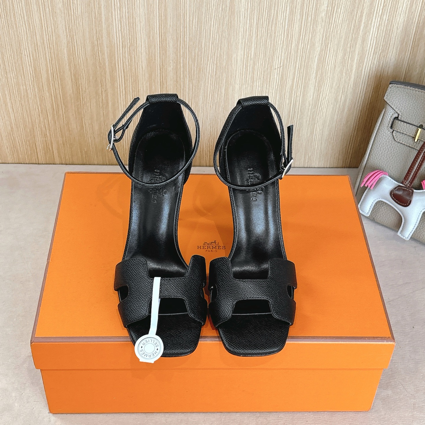 HERMES 00889 HERMES 00889