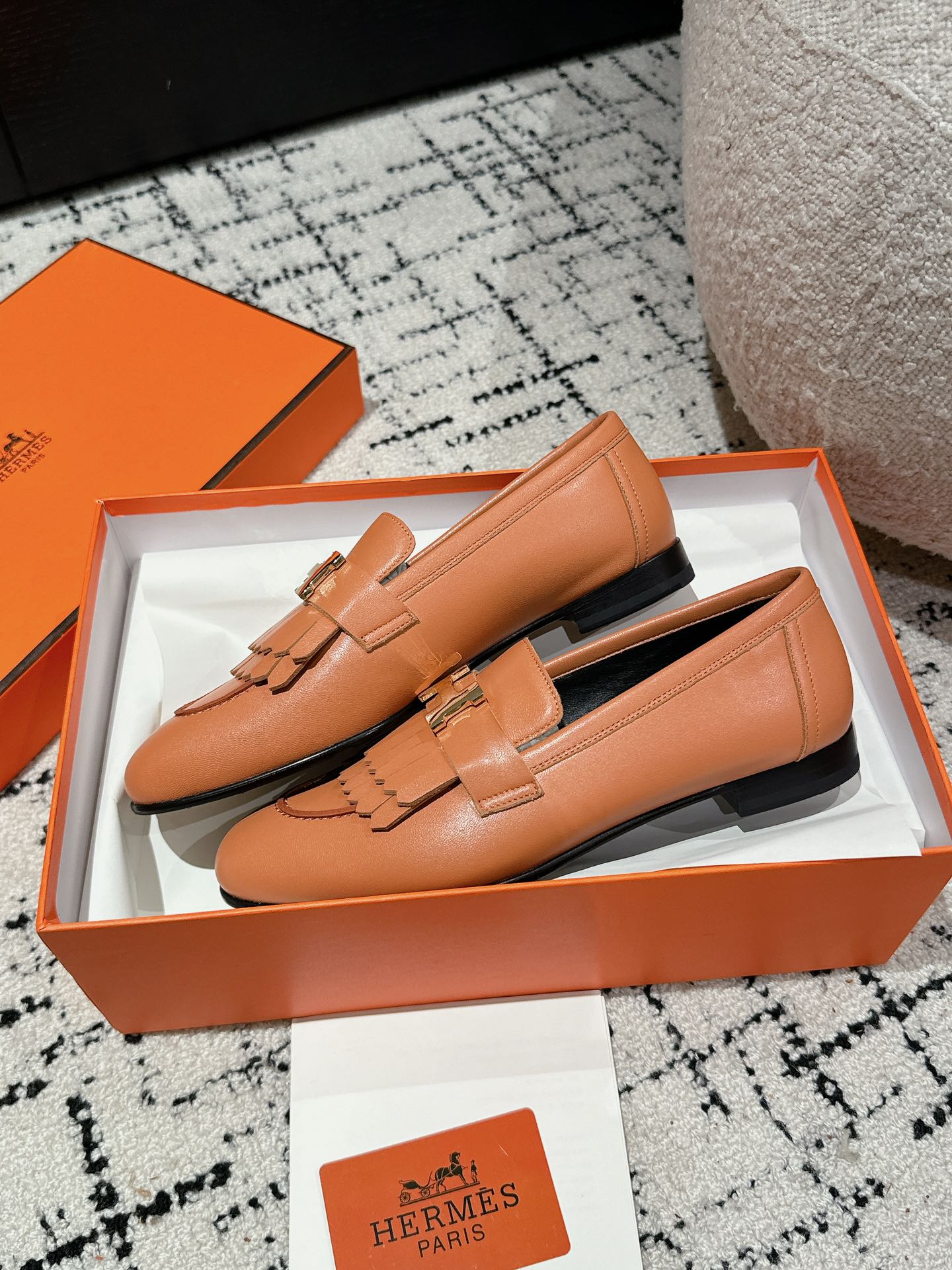 HERMES 00889 HERMES 00889